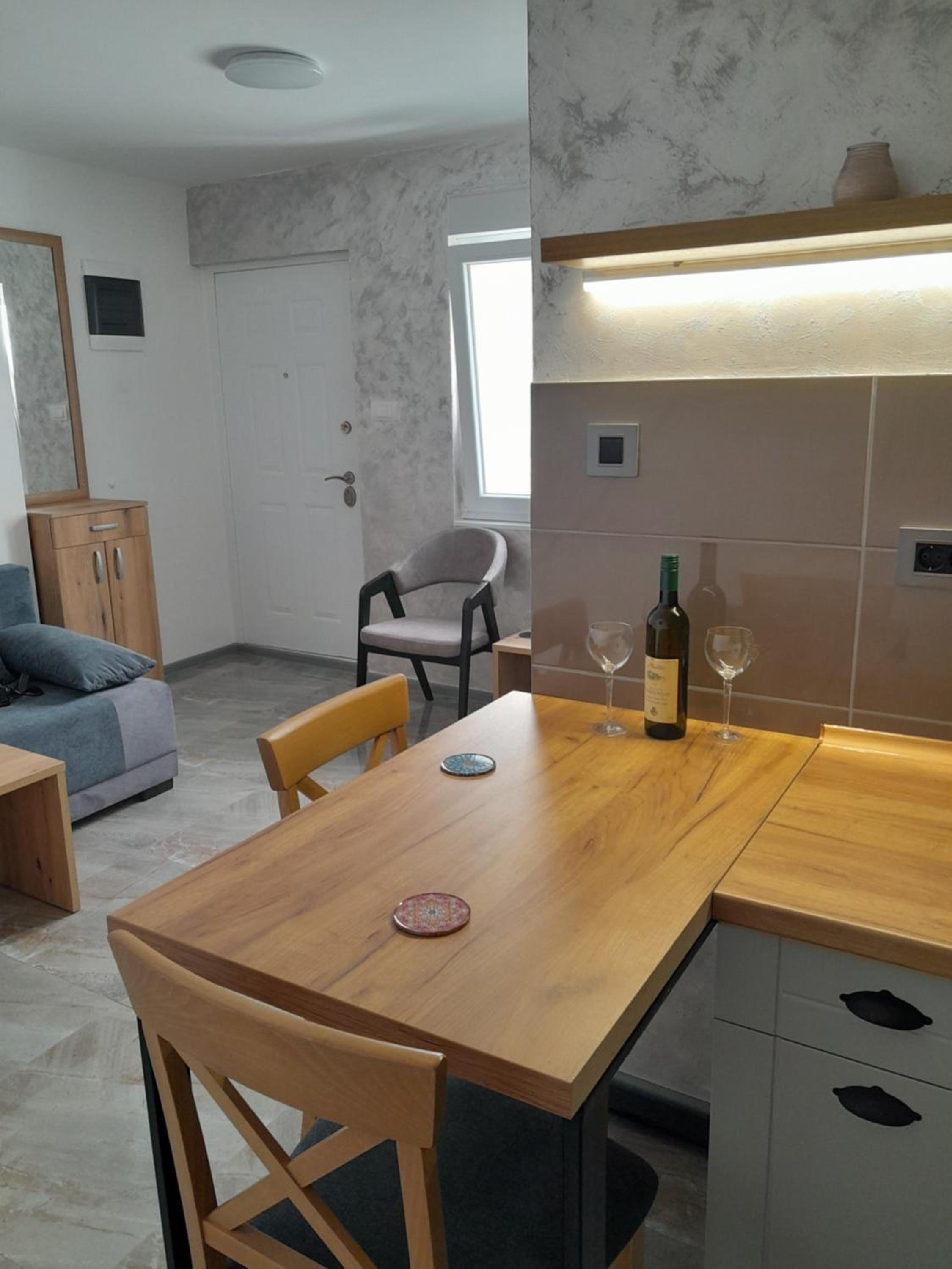 One-Bedroom Apartment