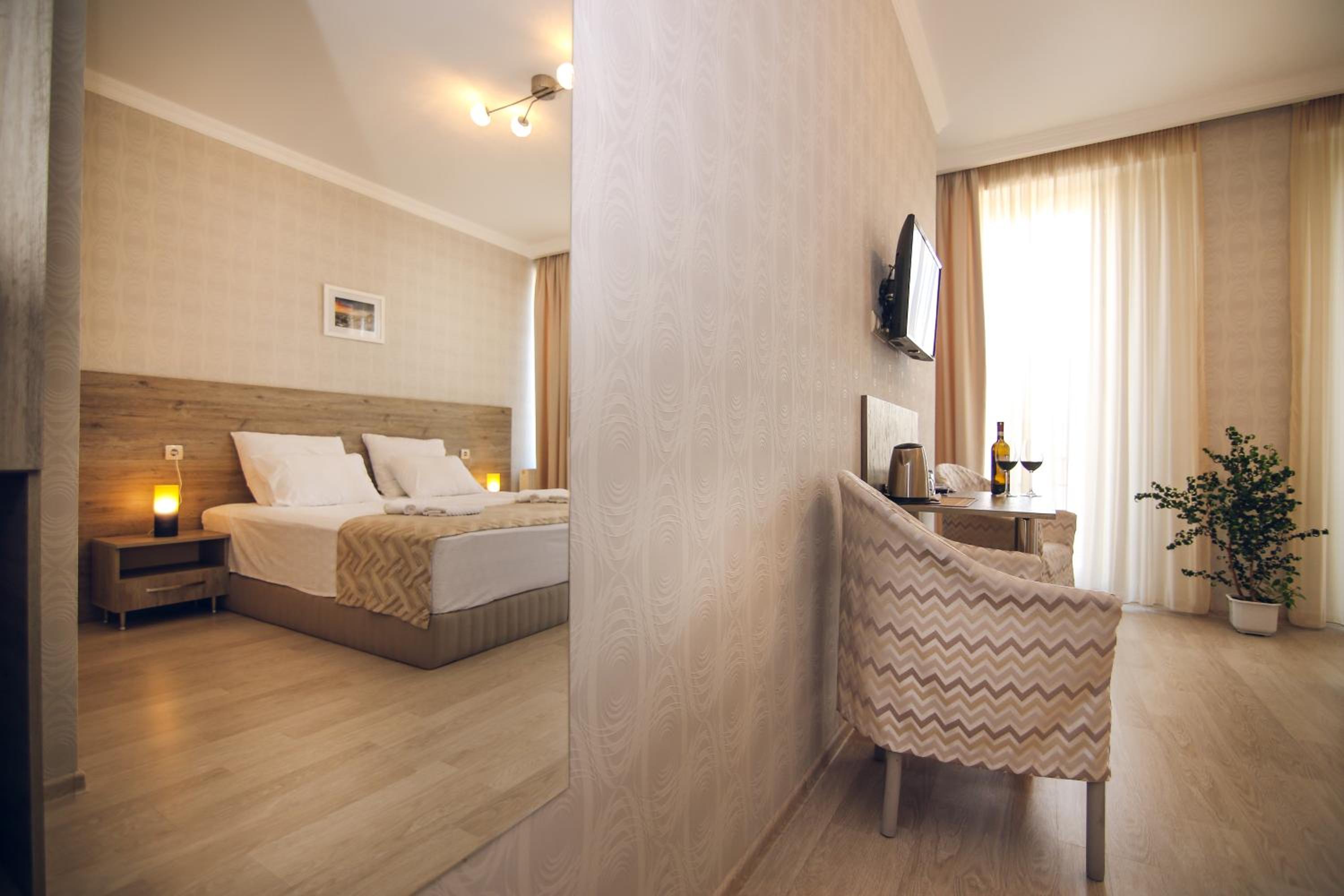 Large Double Or Twin Room photo 1