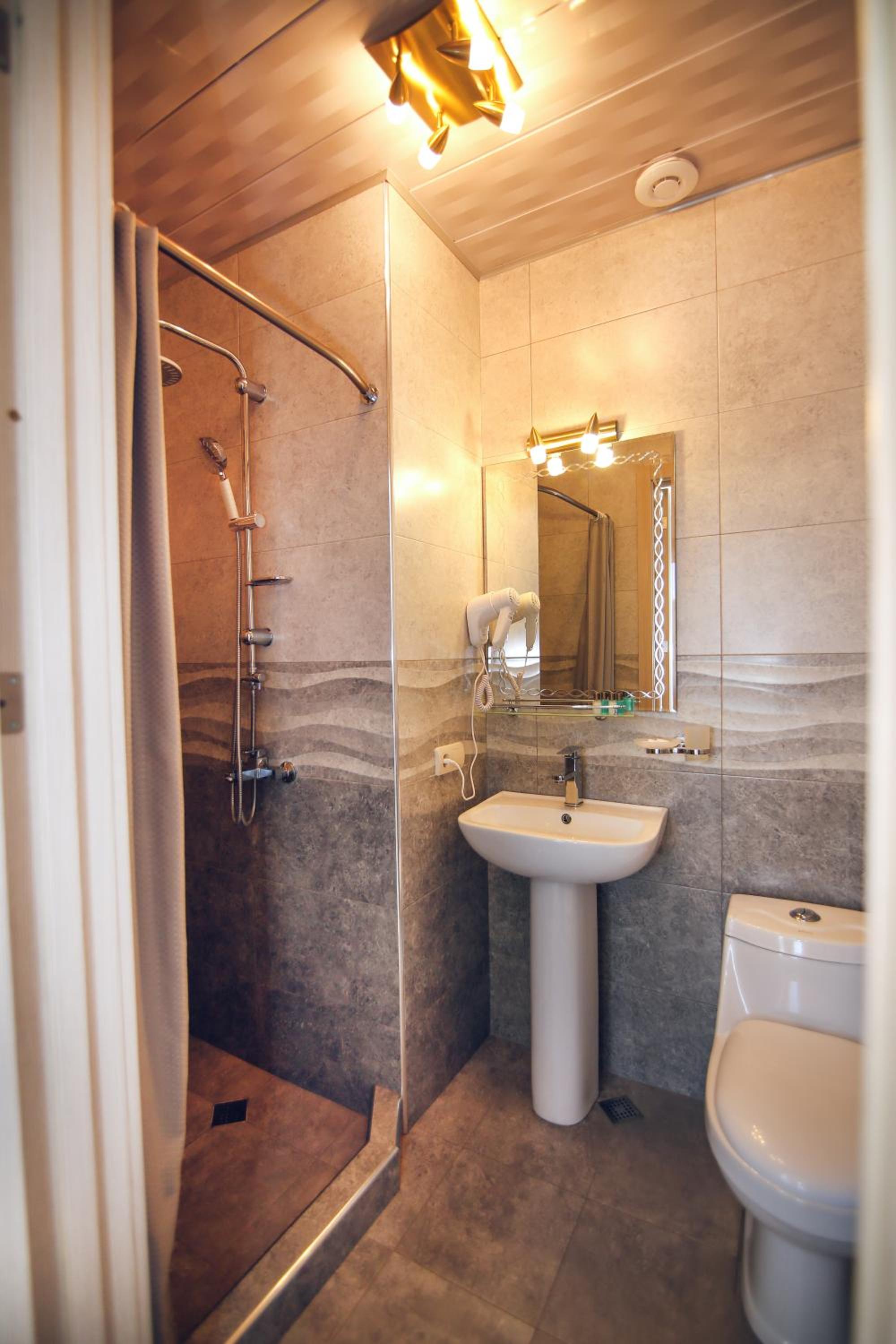 Large Double Or Twin Room photo 3