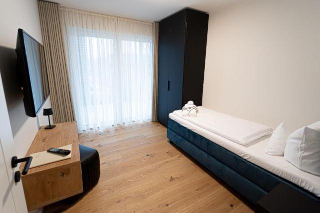 Apartment - Split Level - Photo 5