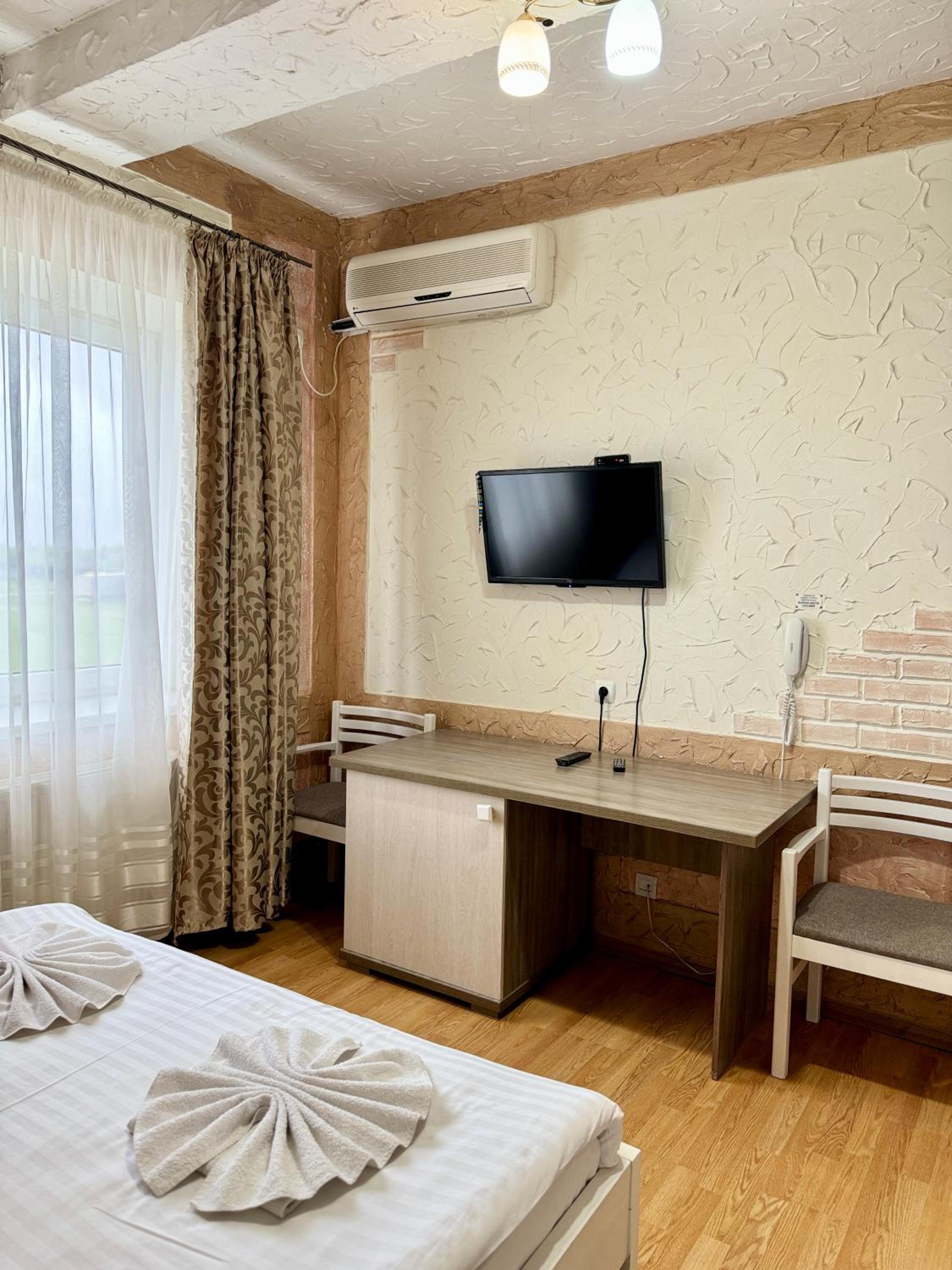 Basic Triple Room photo 3