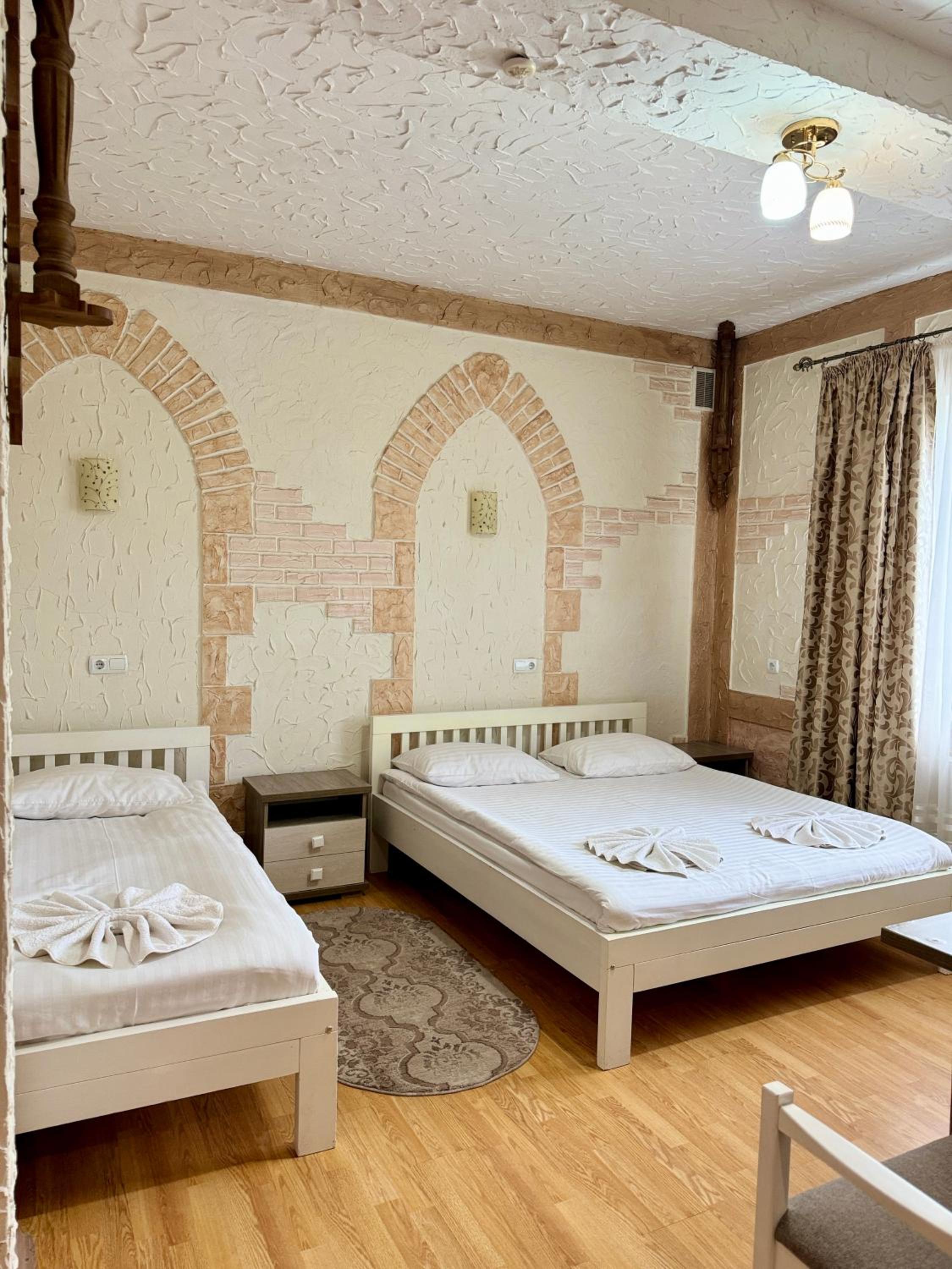 Basic Triple Room photo 2