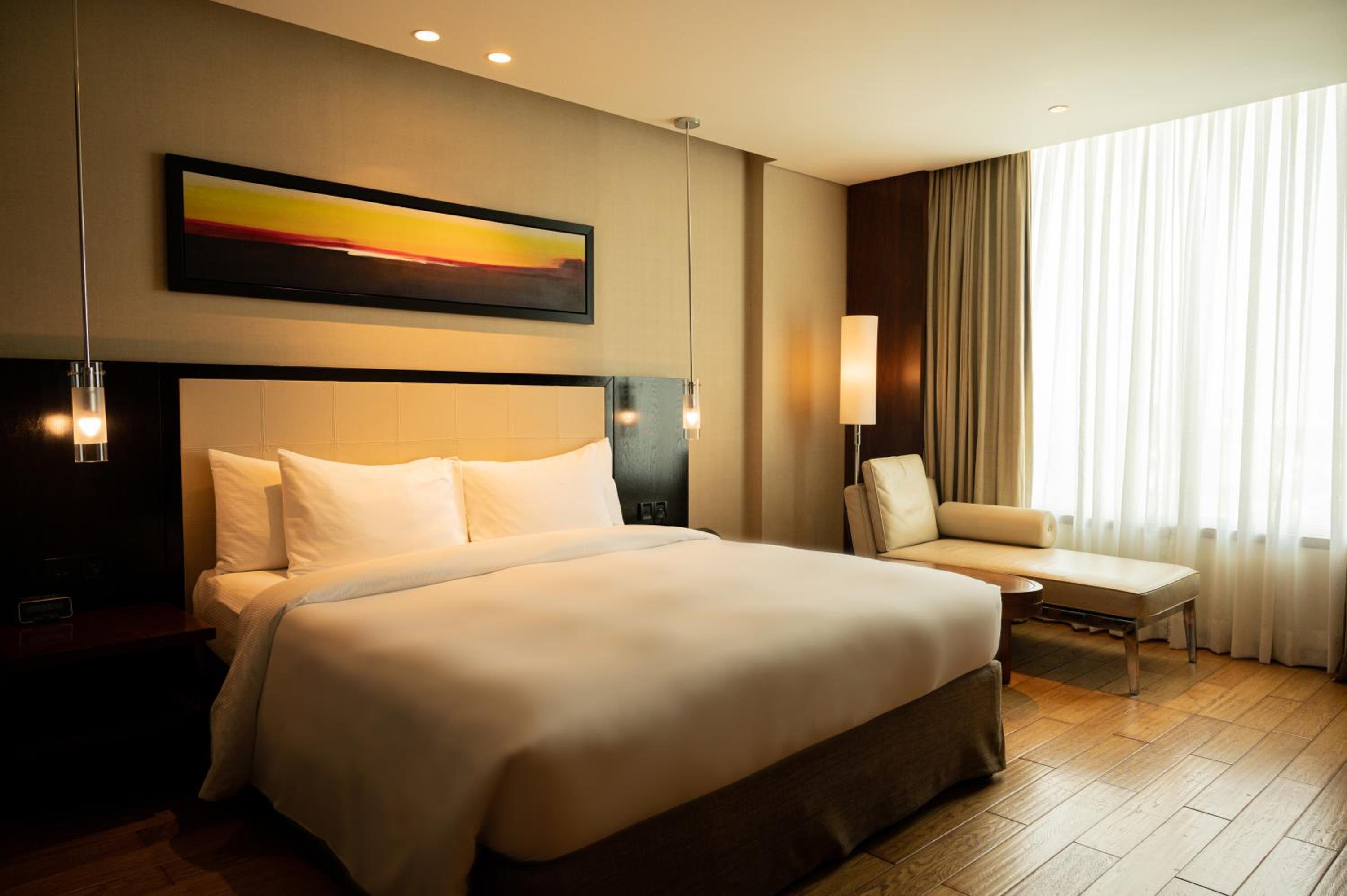 Executive King Room - Lounge Access - Photo 17