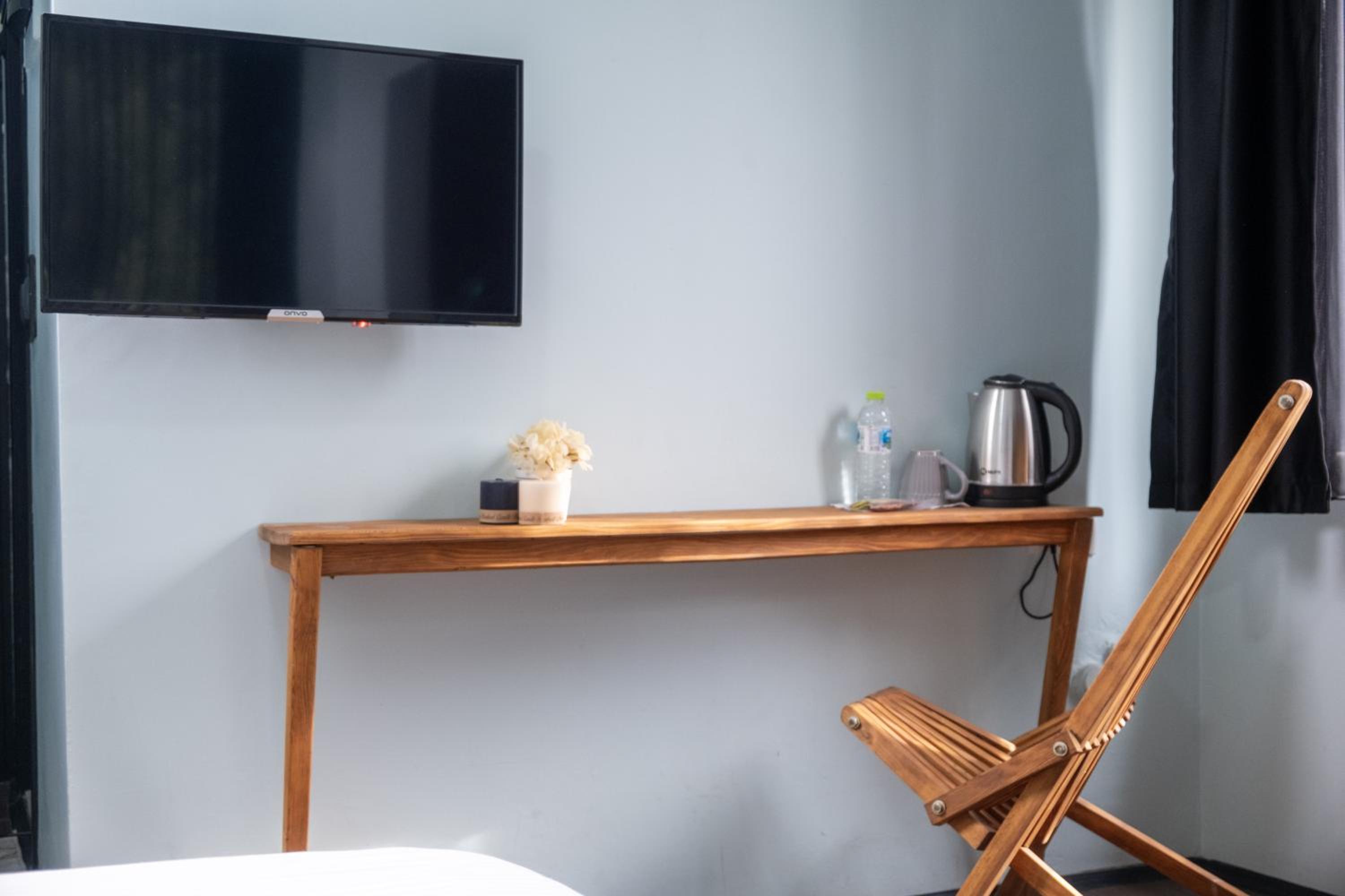 One-Bedroom Apartment photo 2