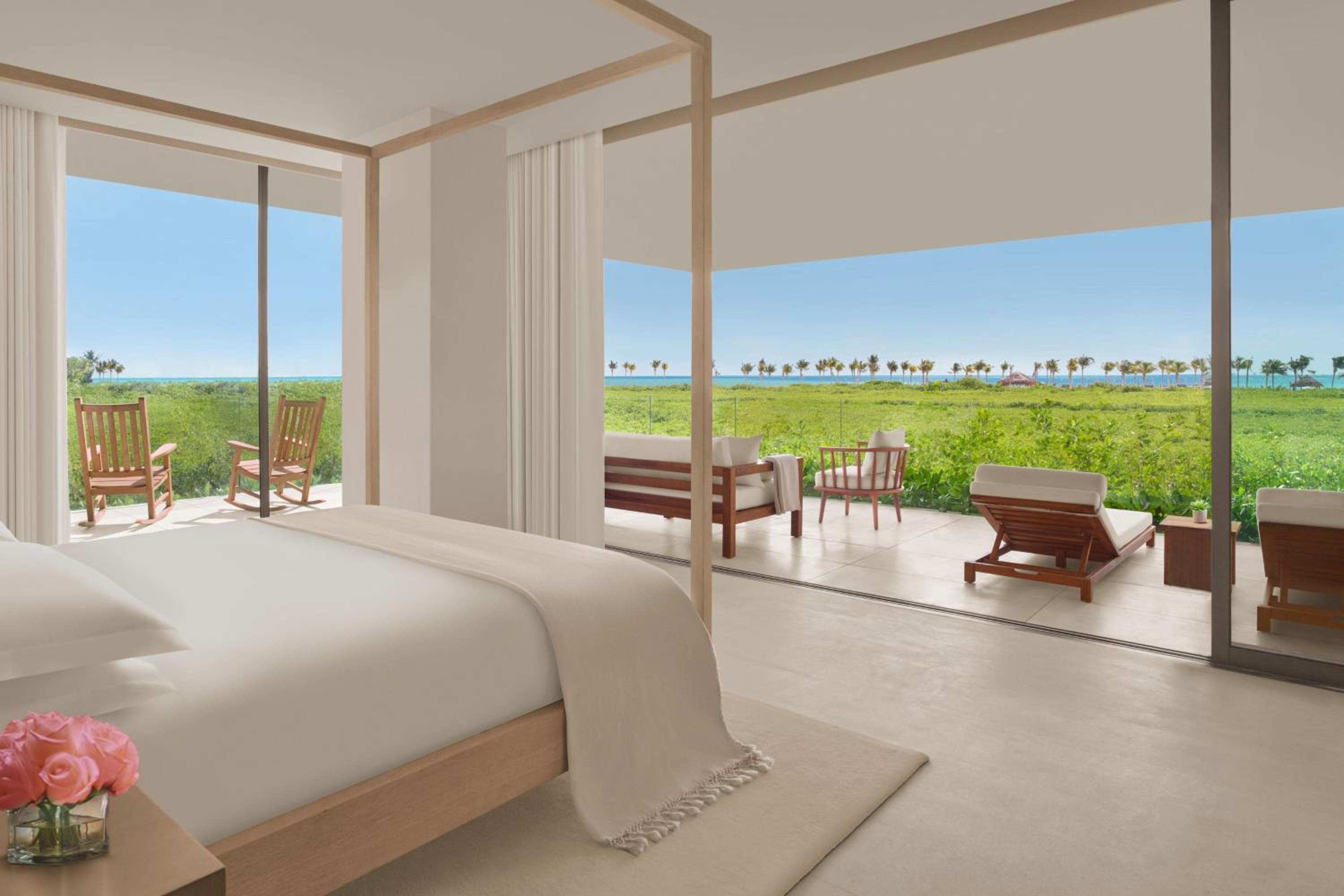 One-Bedroom Corner King Suite with Ocean View - Jade Suite - Photo 1