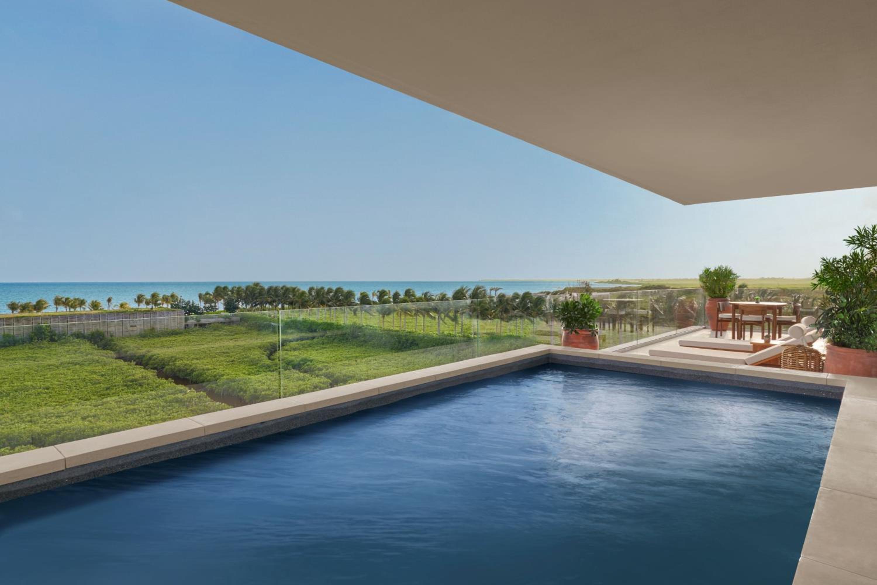 EDITION Suite, 2 Bedroom Suite, Ocean view, Corner room - Photo 2