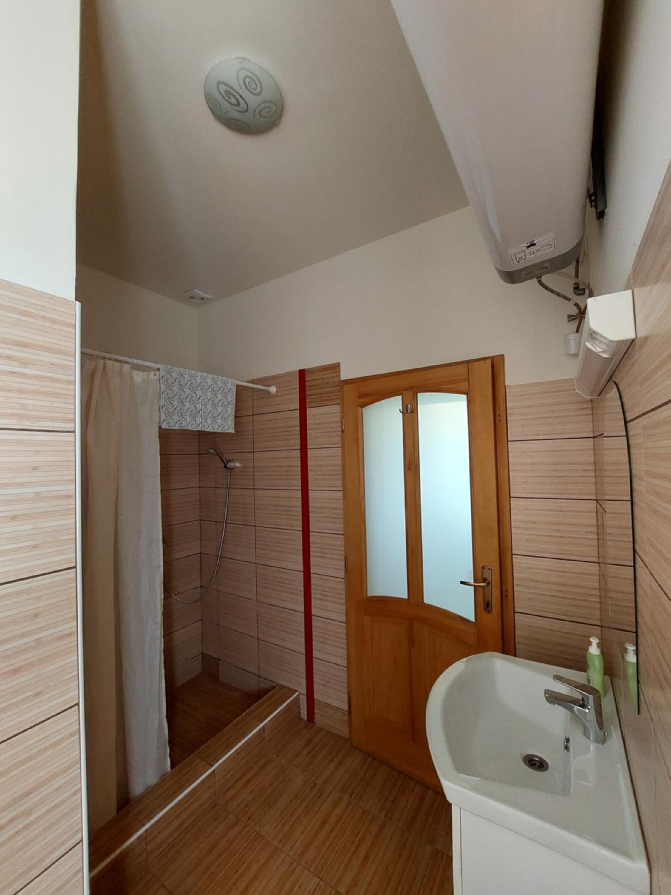 Quadruple Room with Private Bathroom photo 2