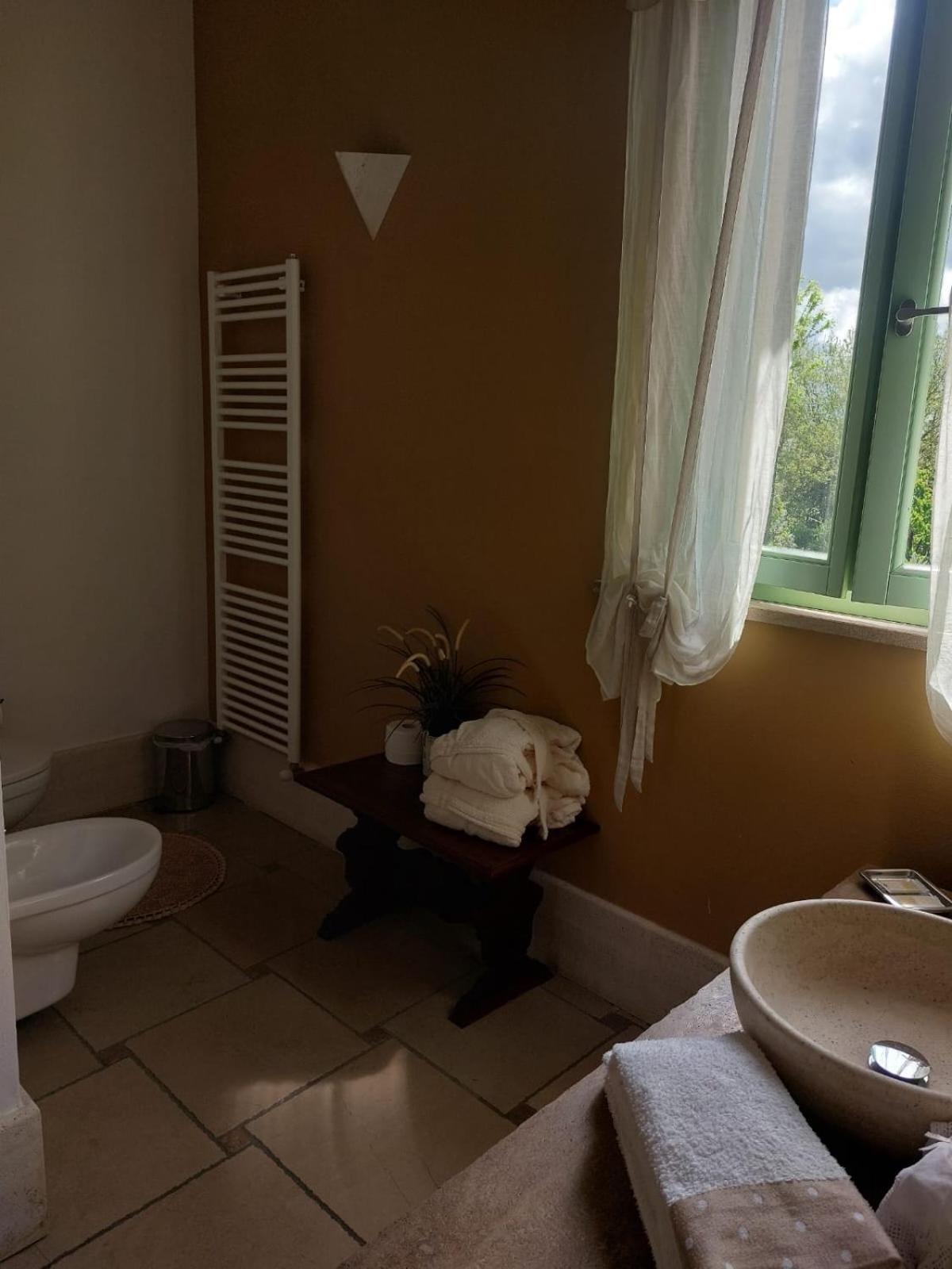 Suite - Photo 14