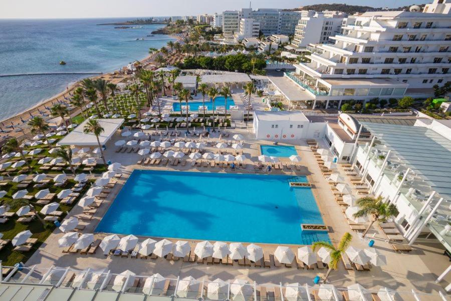 Standard Double or Twin Room with Sea View photo 1
