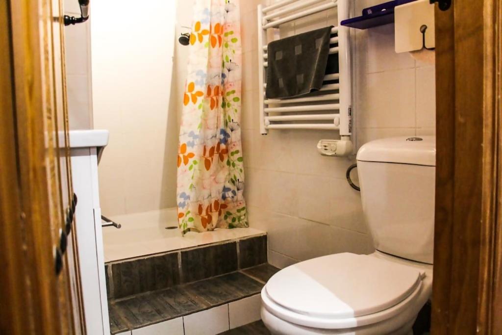 Two-Bedroom Apartment - Photo 24