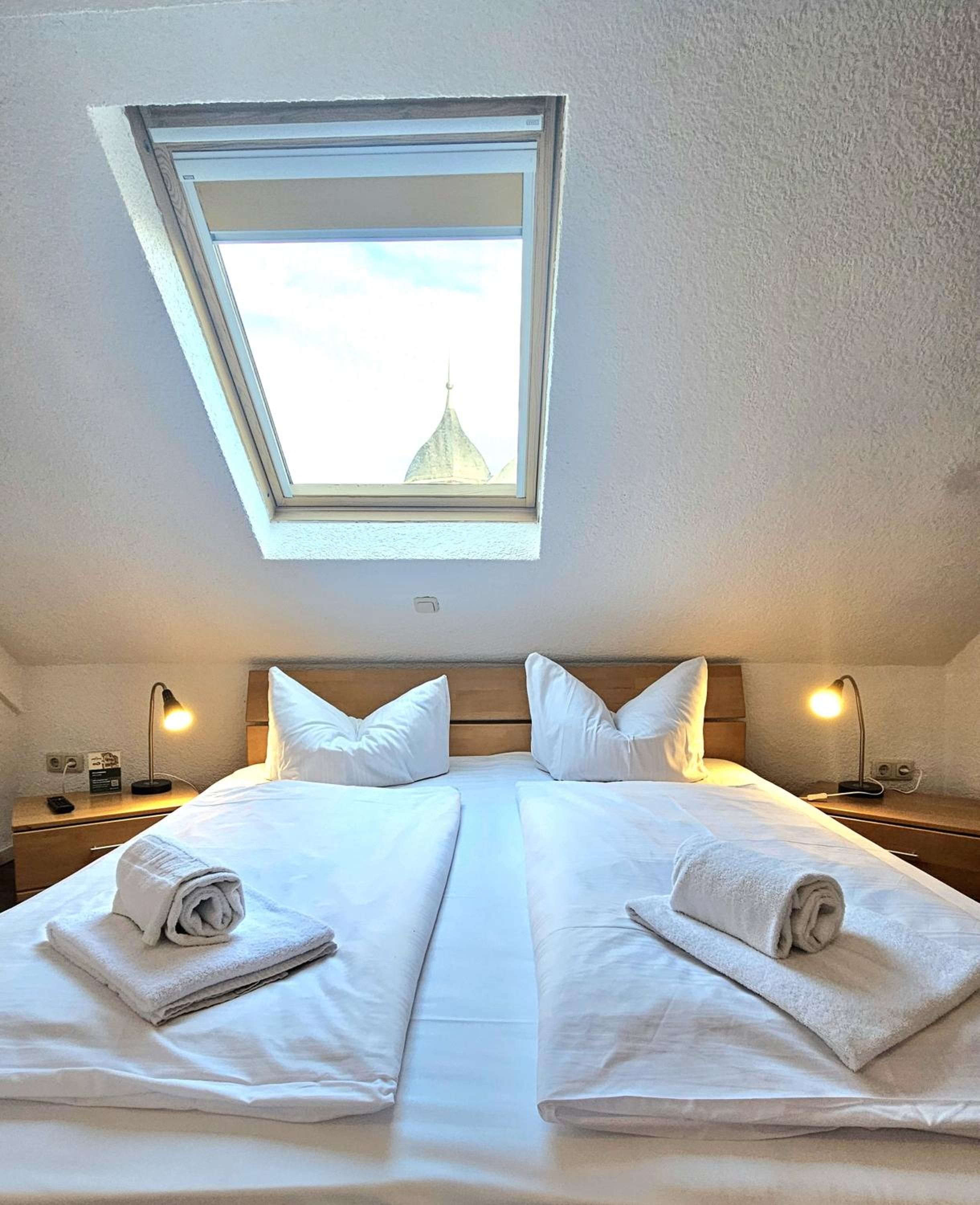 Economy Triple Room - Photo 8