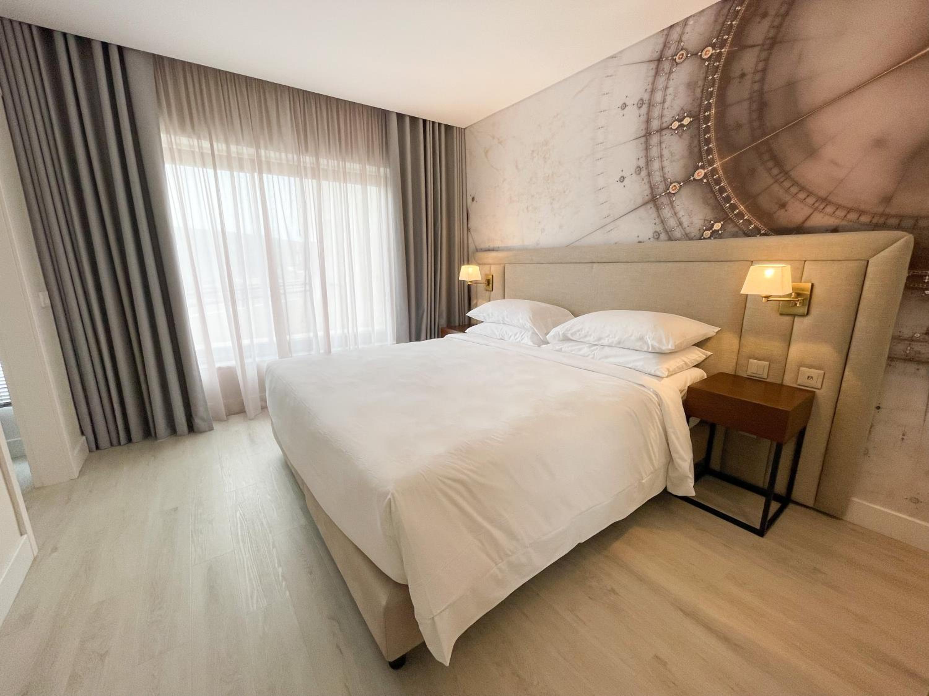 2 Bedroom Suite with Terrace - Photo 8