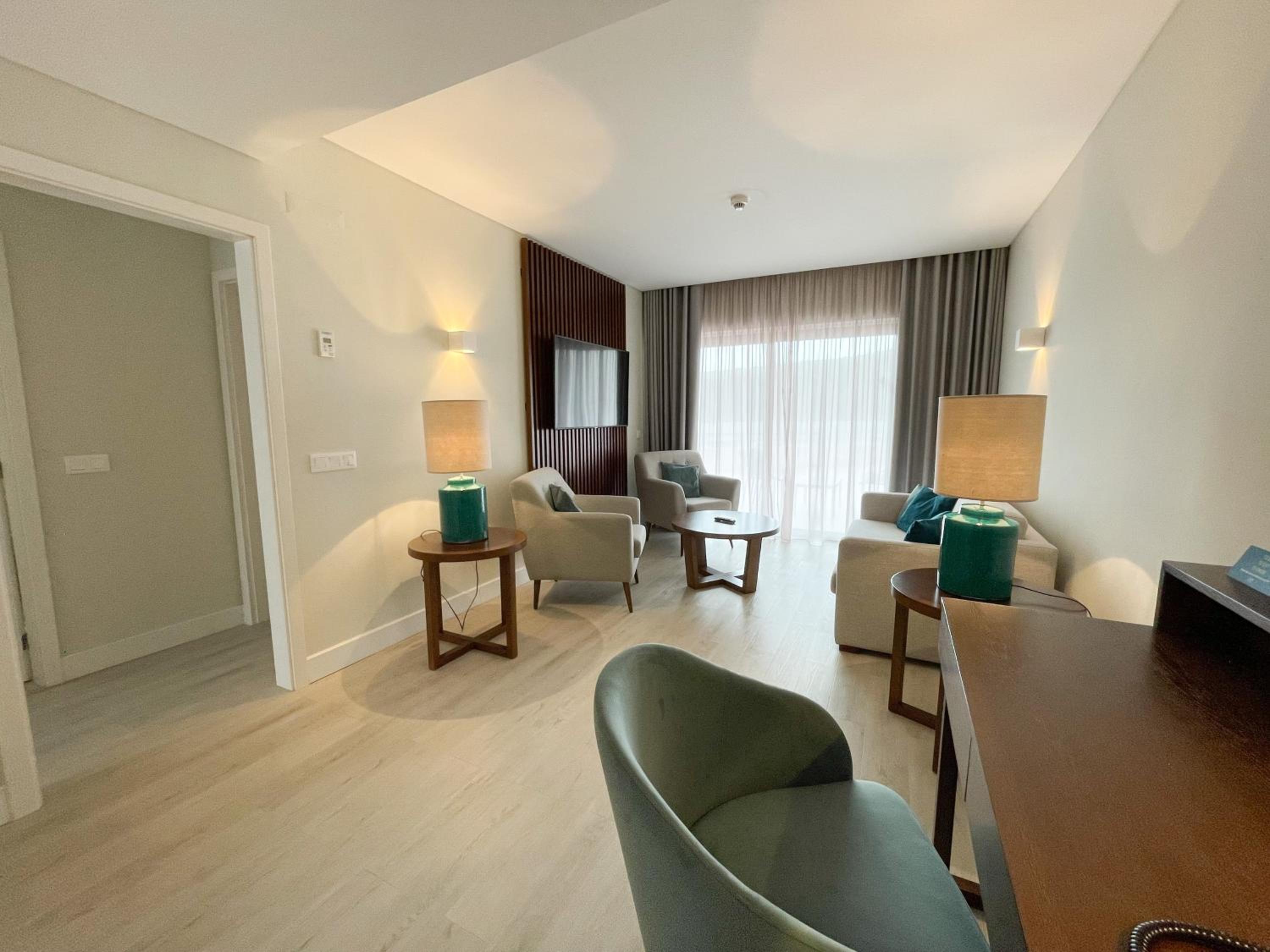 2 Bedroom Suite with Terrace - Photo 1