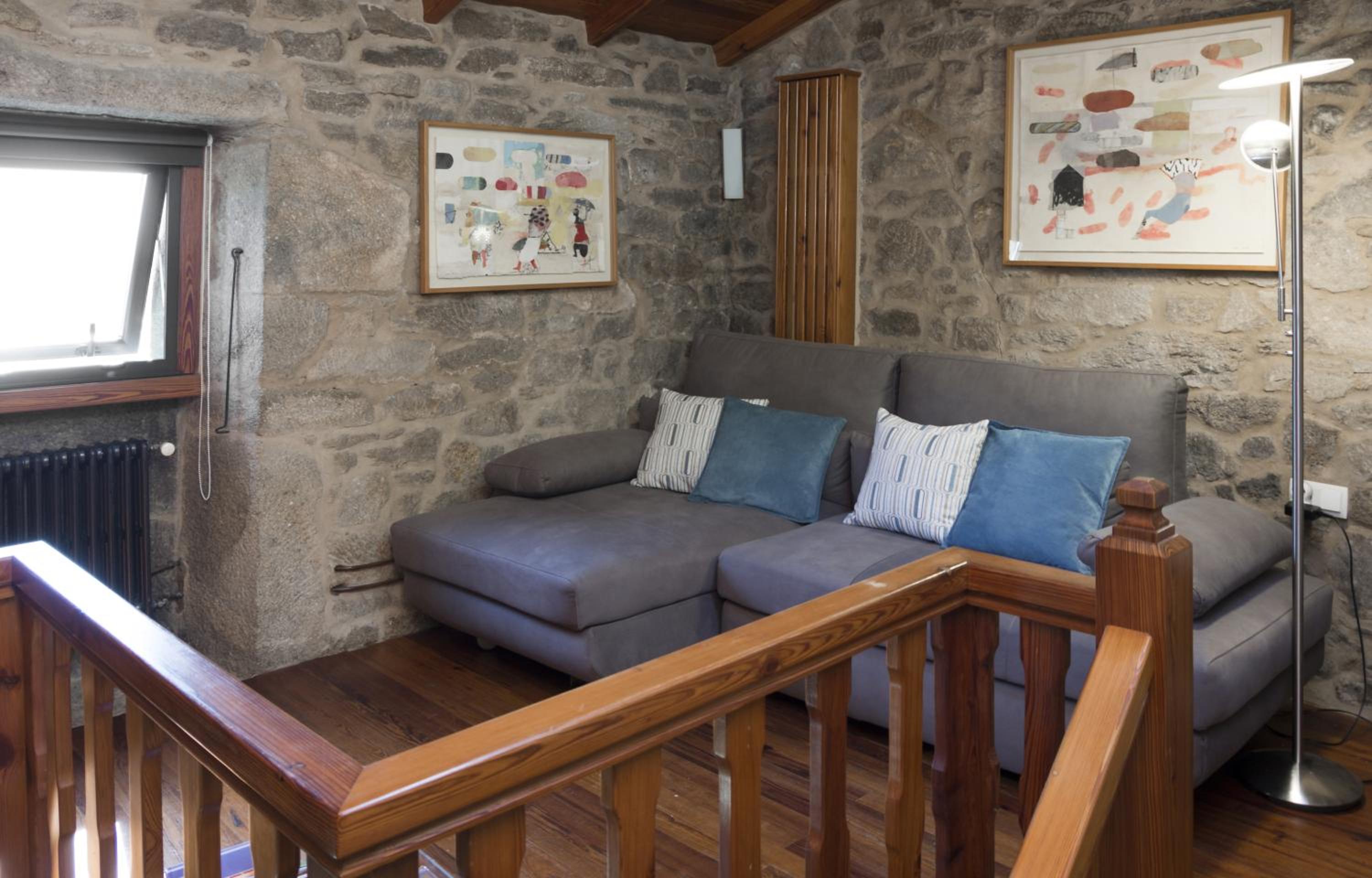 Deluxe Double Room (2 Adults + 1 Child)