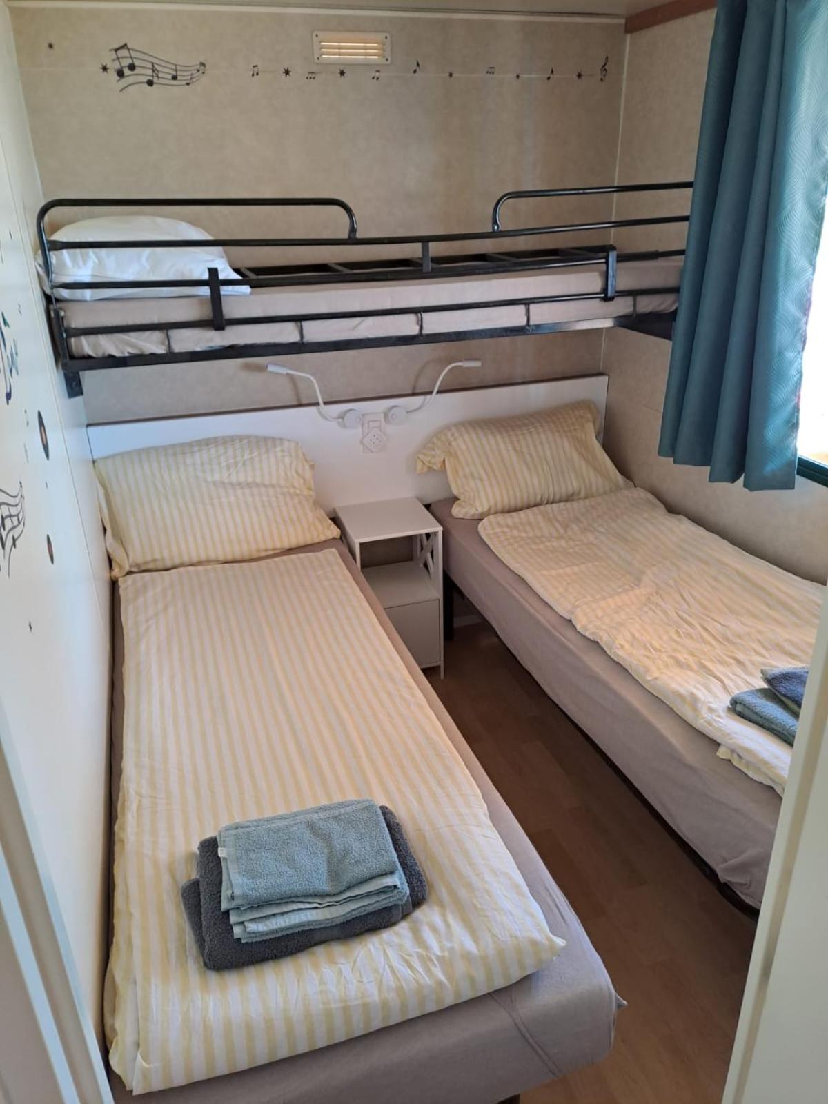 Mobile Home photo 1