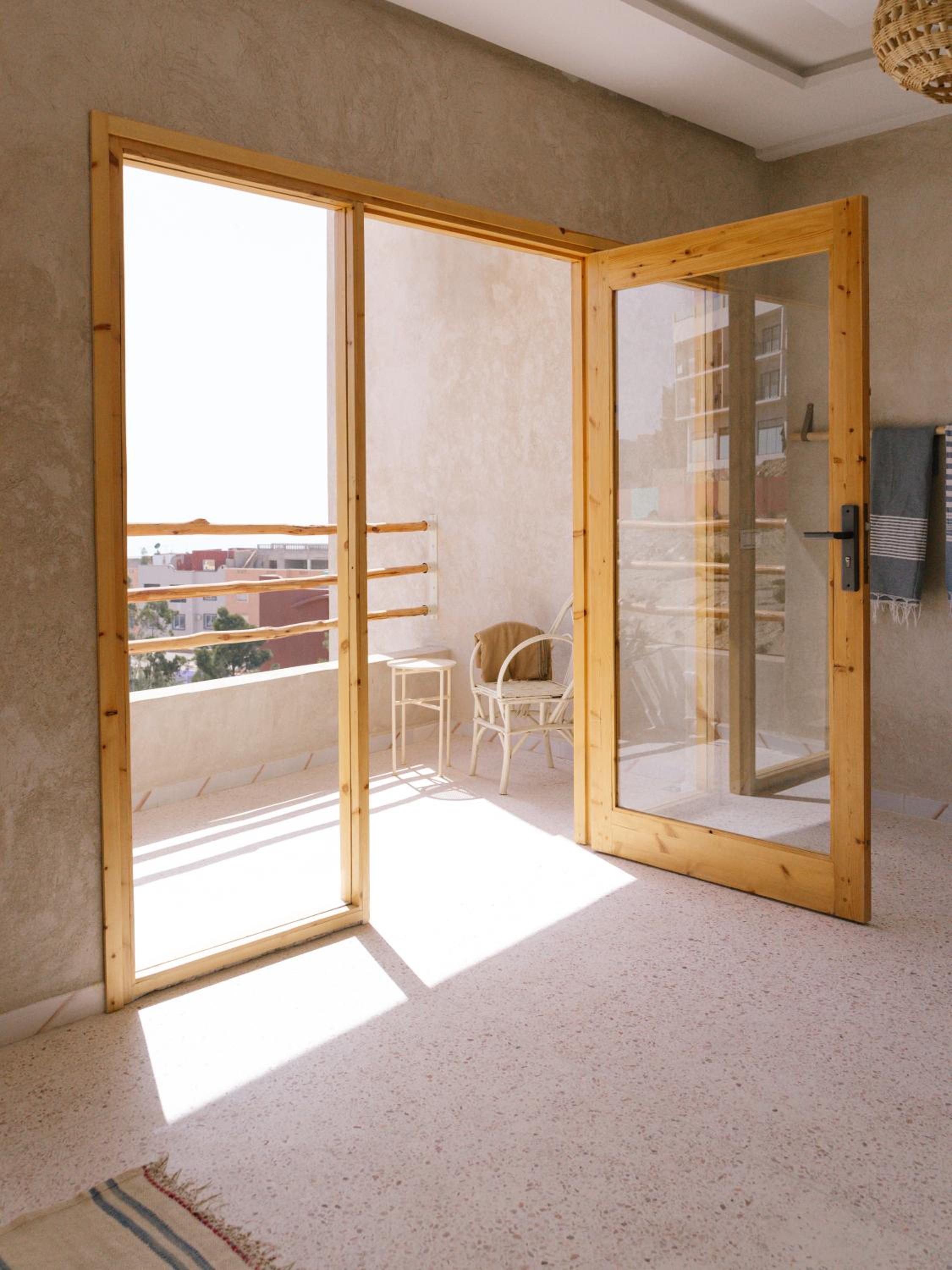 Twin Room with Private Bathroom photo 2