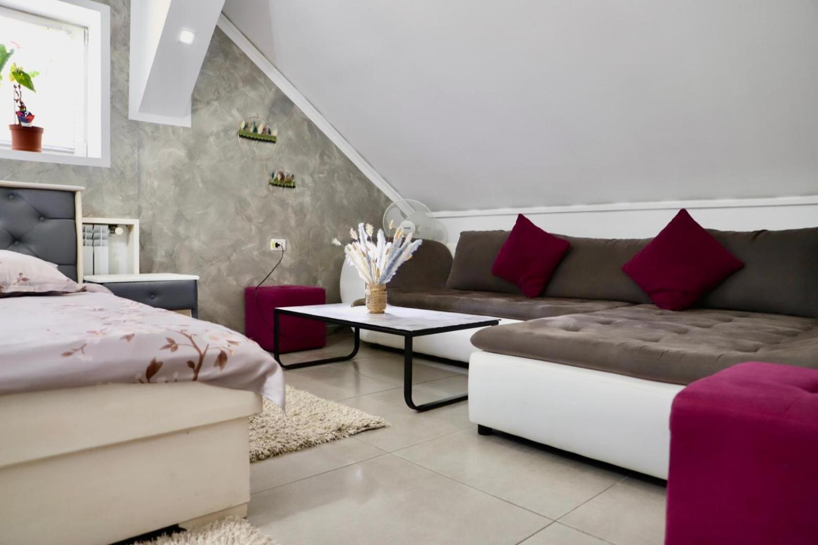 Double Room - Photo 1
