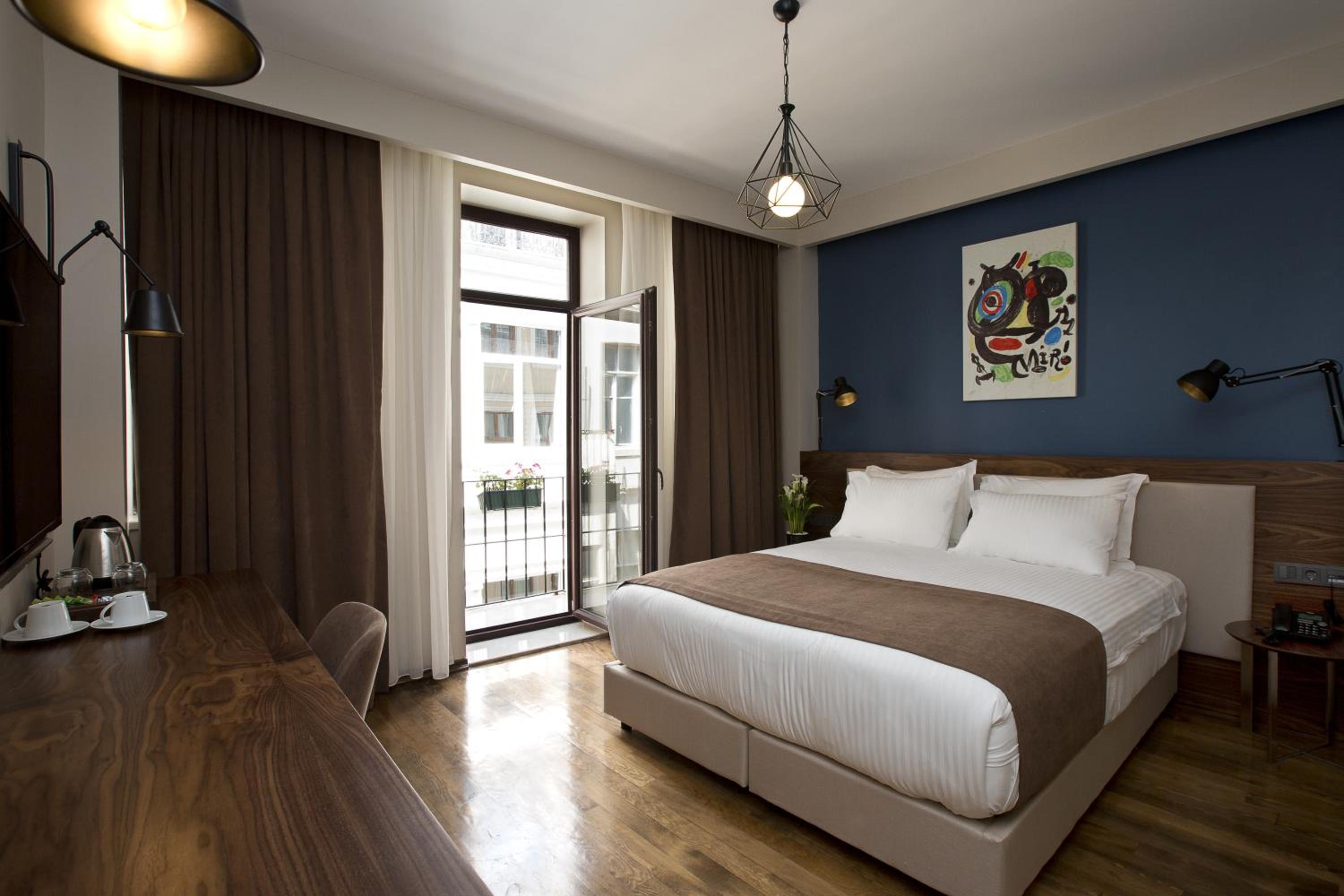 King Room with Balcony photo 1