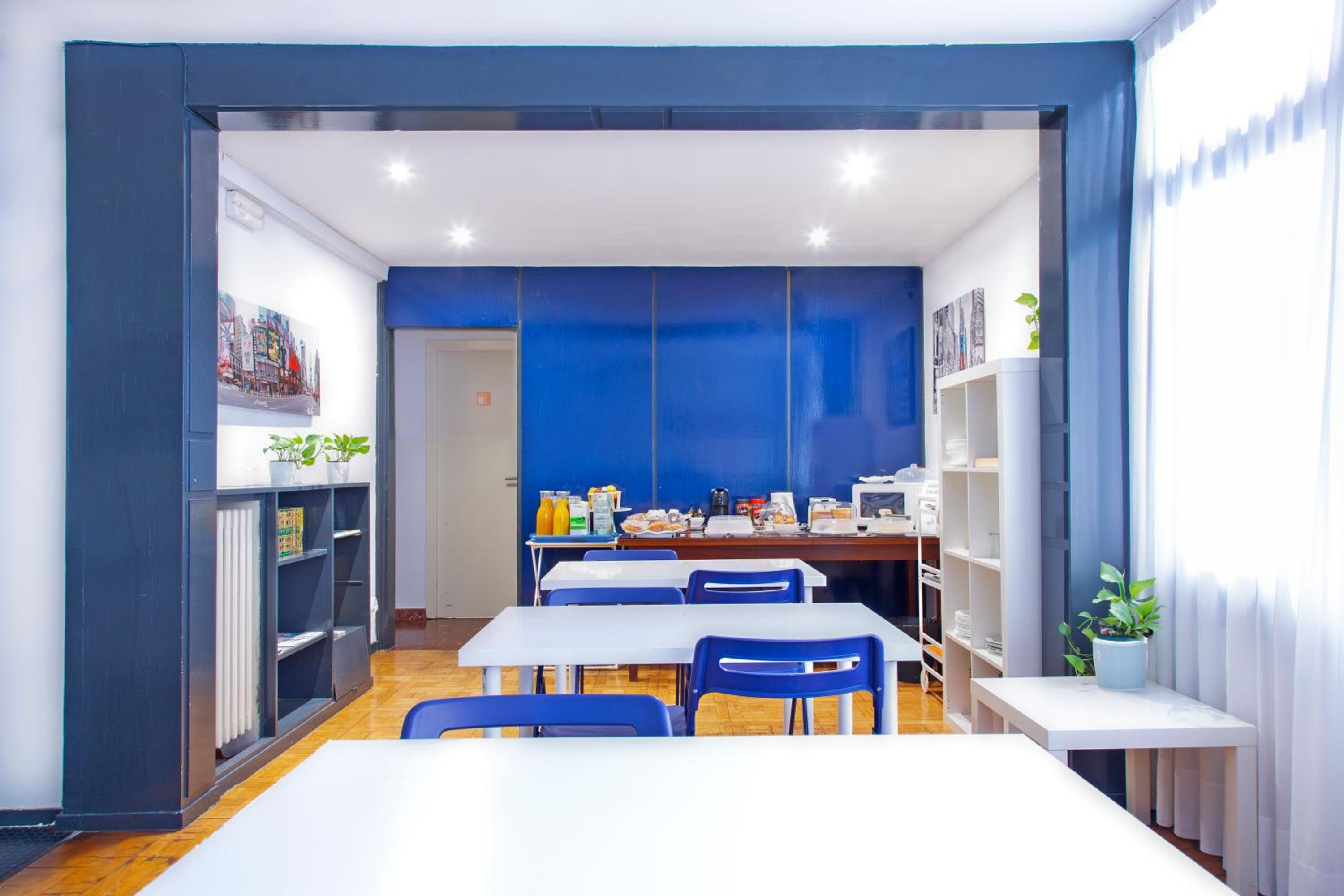 Double or Twin Room with City View photo 2
