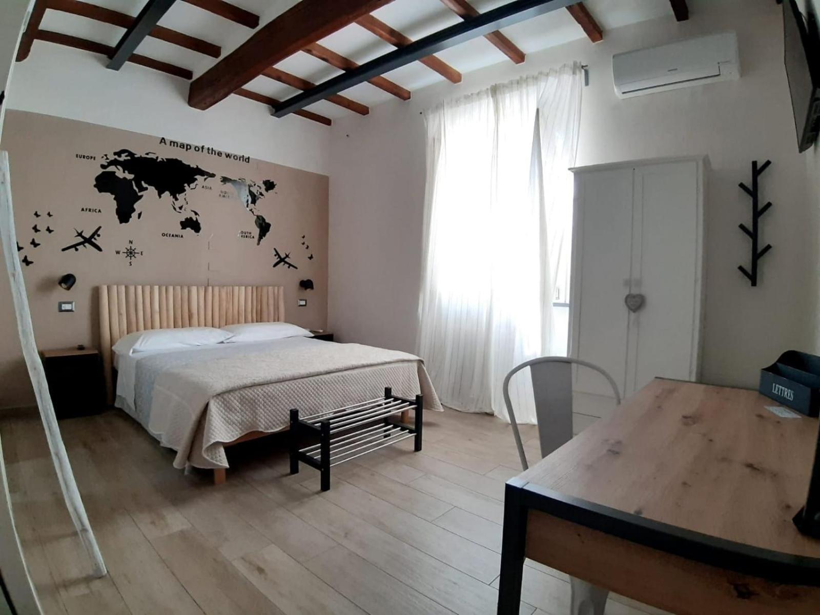 Large Double Room photo 3