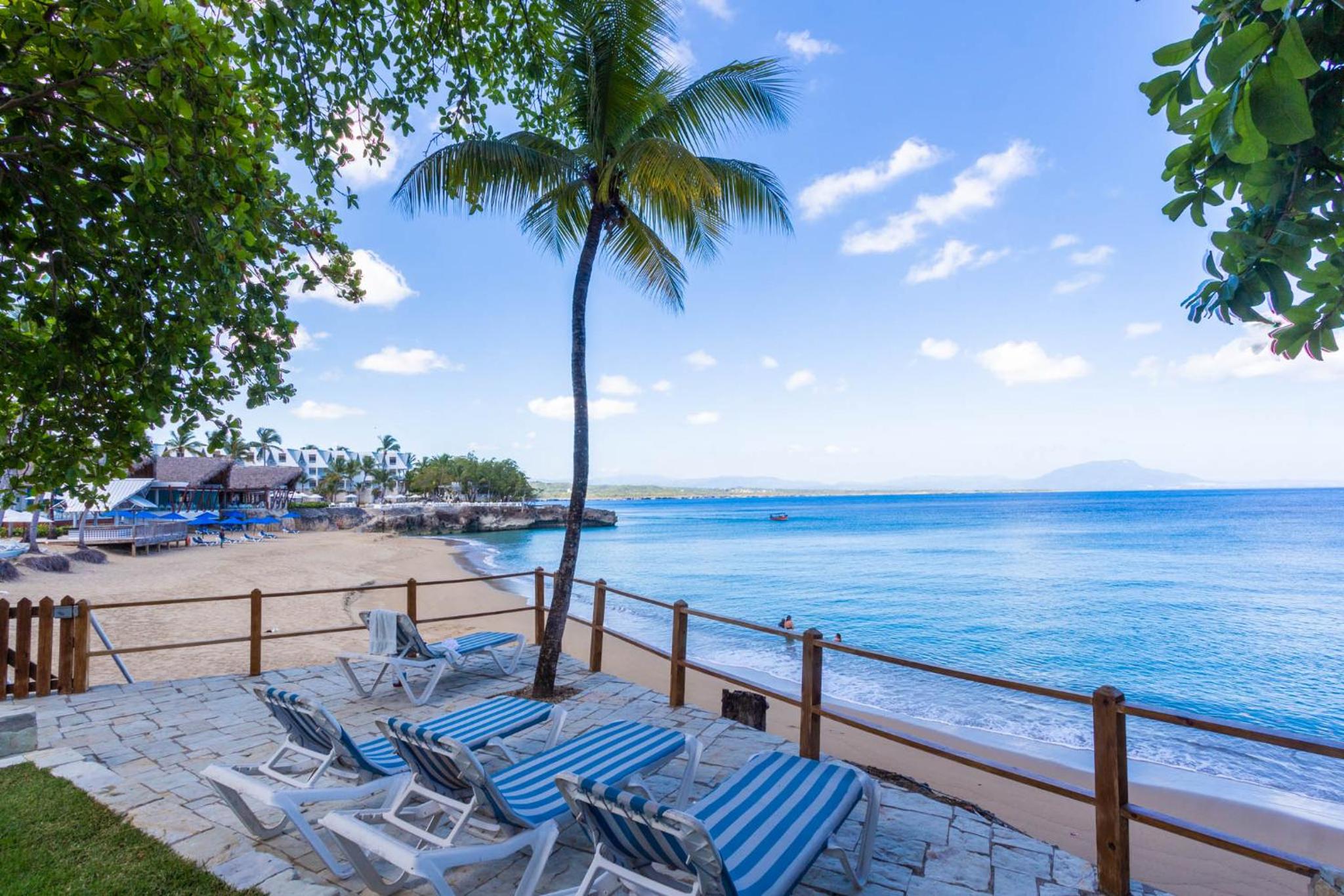 Two-Bedroom Apartment - Oceanfront  photo 1