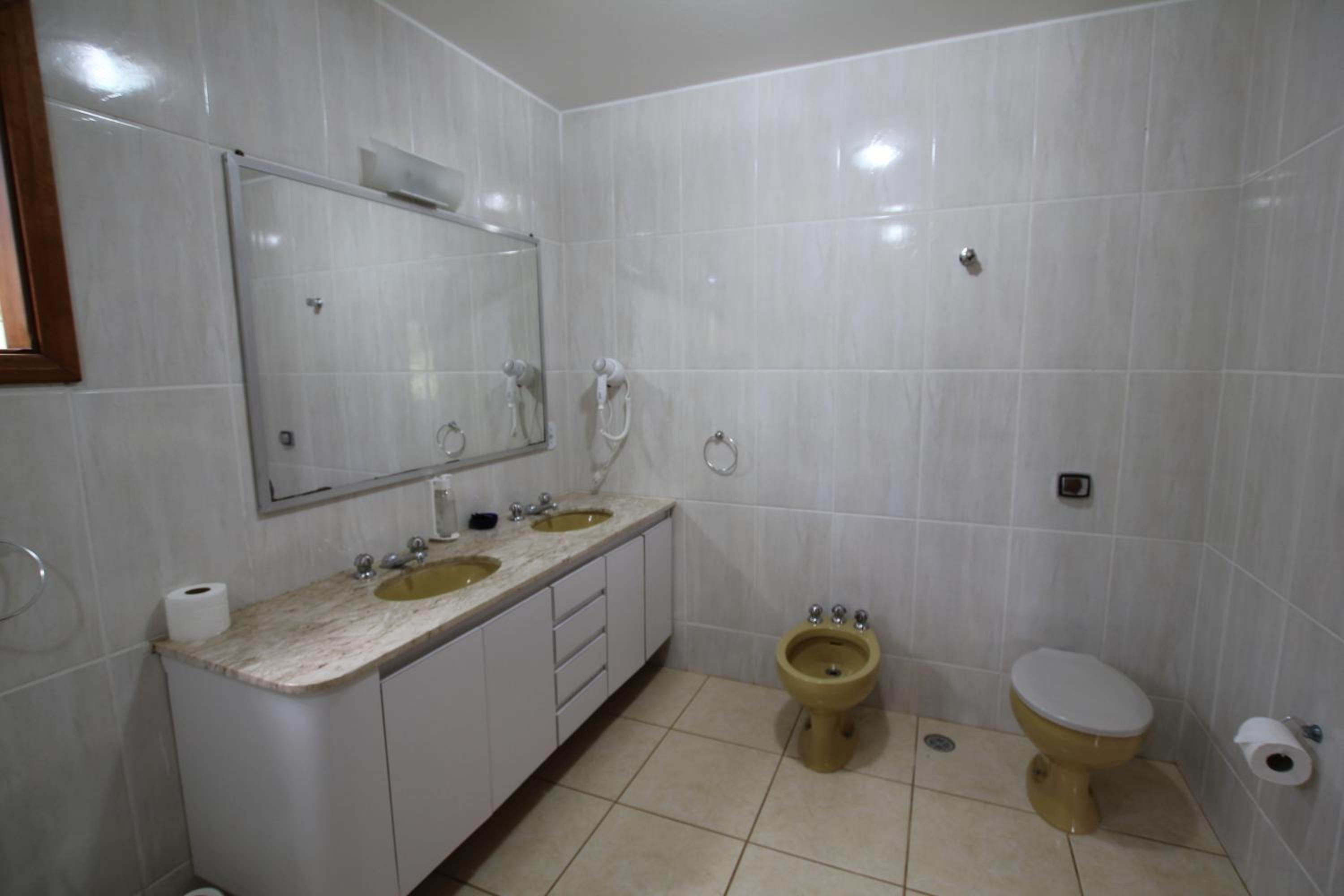 Triple Suite with Hot Tub and Fireplace - Photo 3