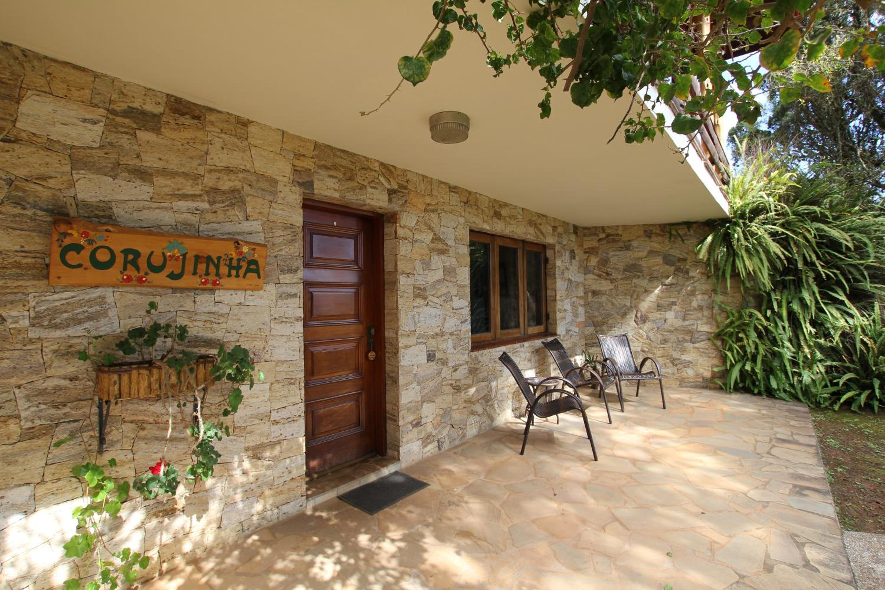 Triple Suite with Hot Tub and Fireplace - Photo 6