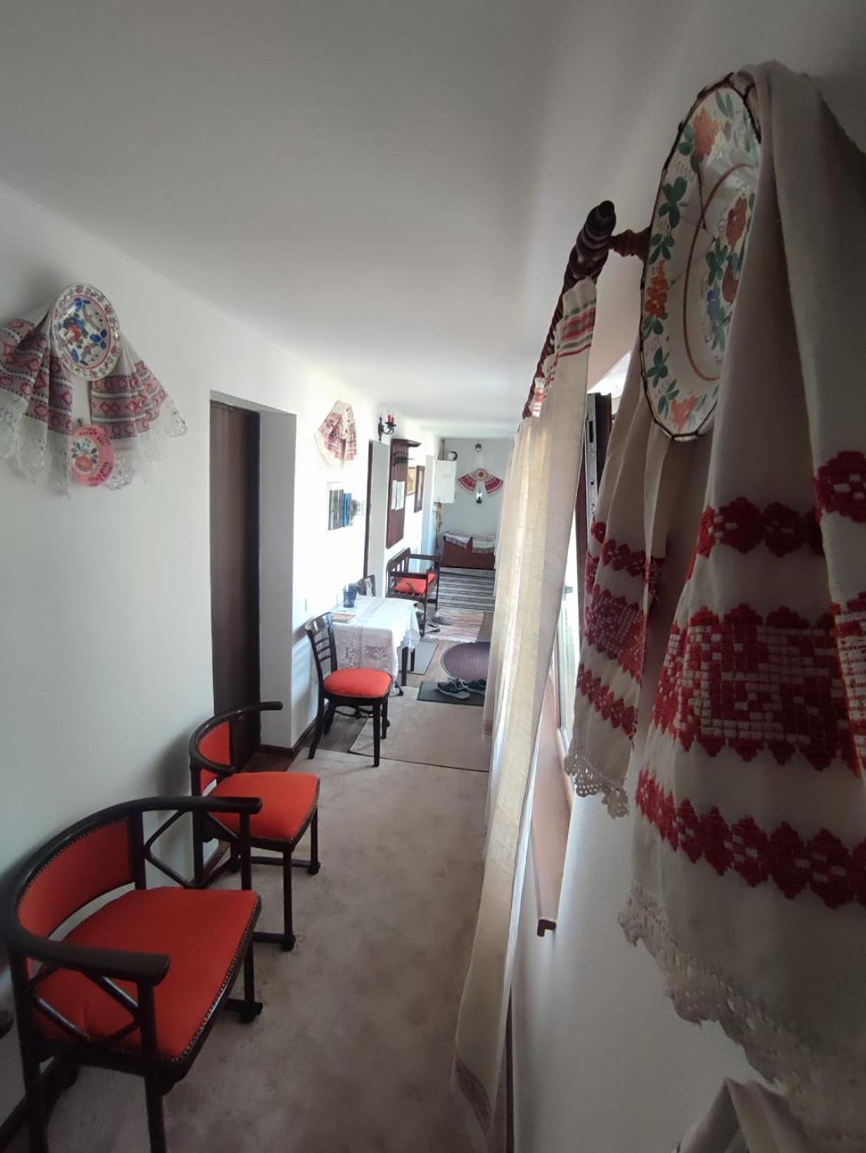 One-Bedroom House - Photo 31