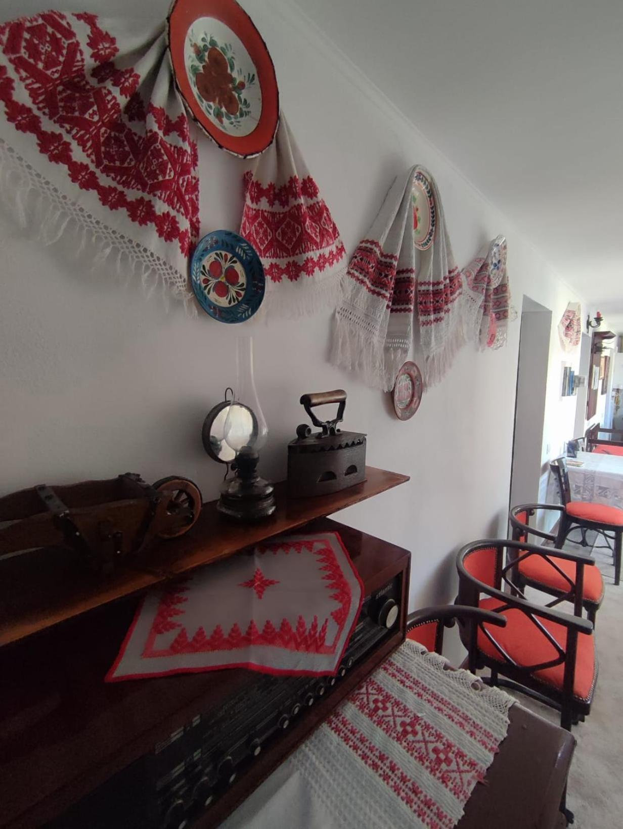 One-Bedroom House - Photo 32