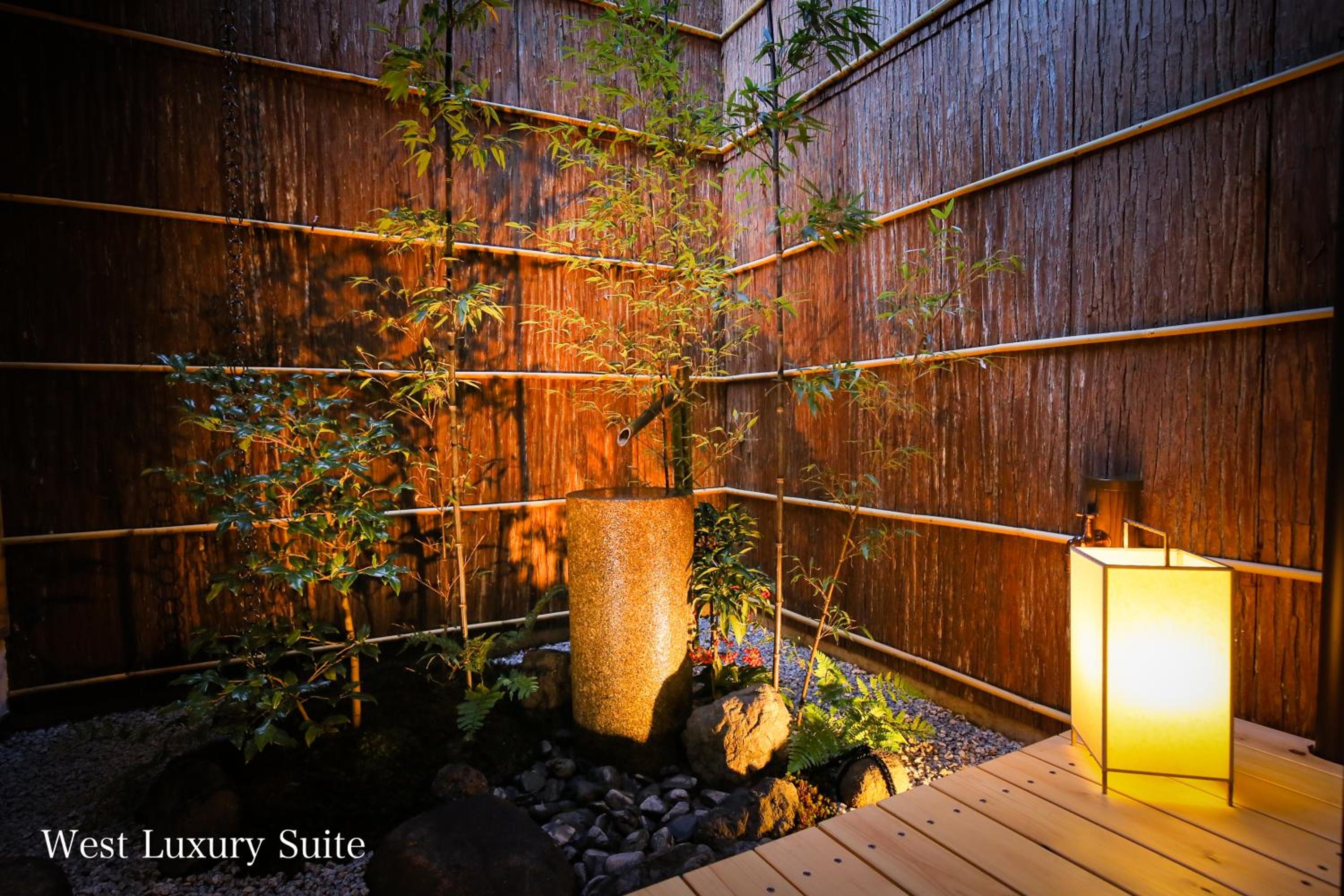 Luxury Suite - Photo 24