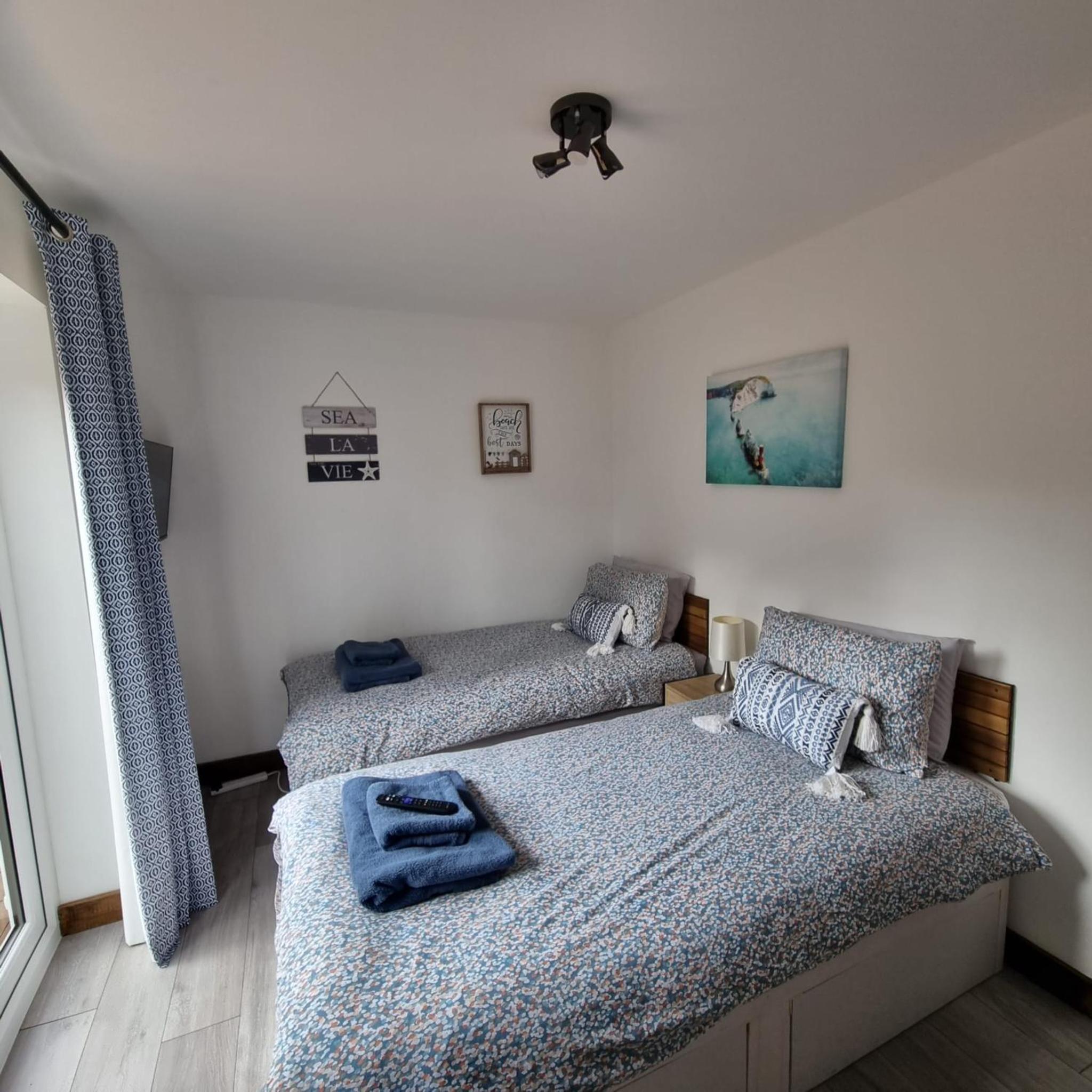 Standard Twin Room photo 2