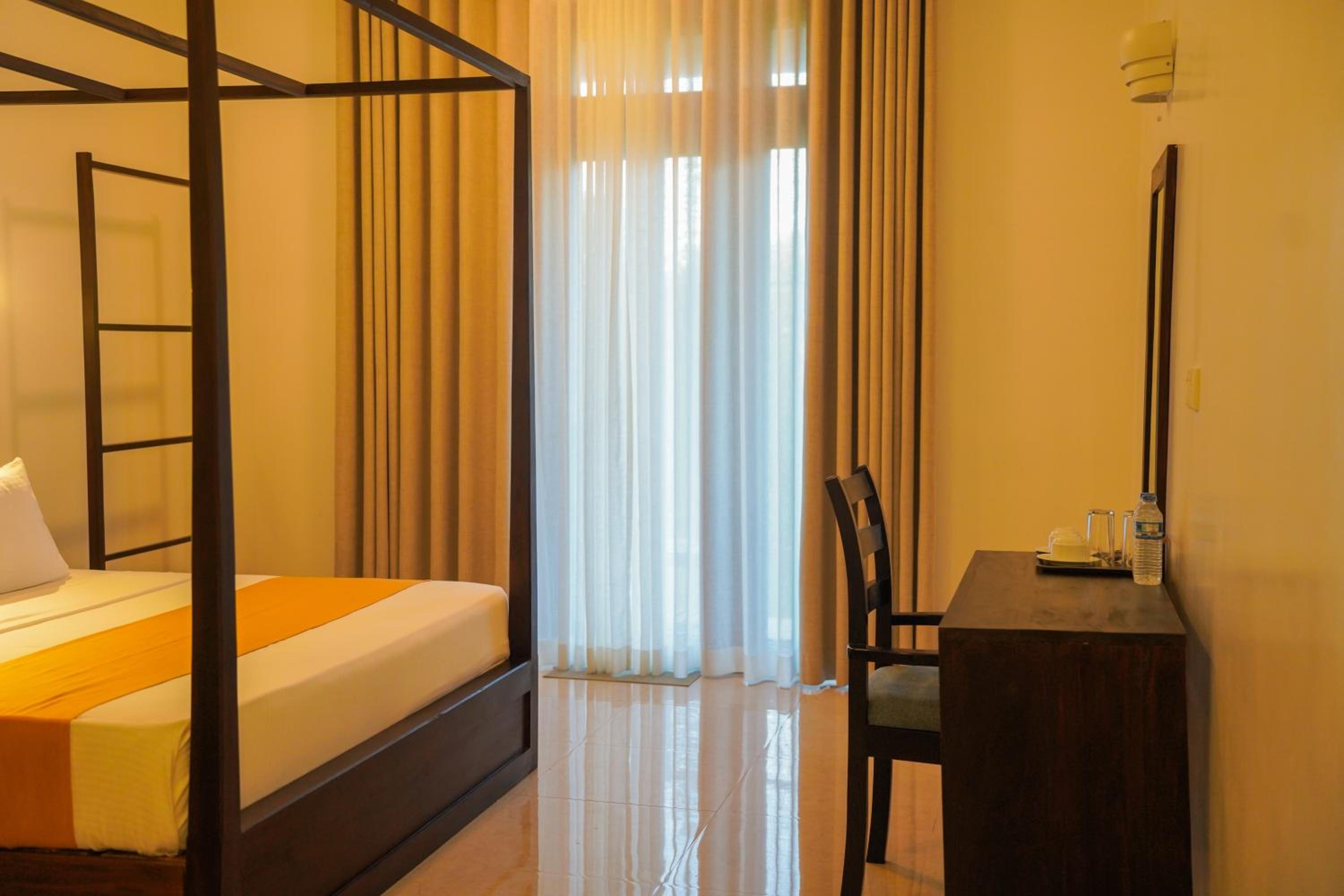 Deluxe Double Room (2 Adults + 1 Child) photo 3