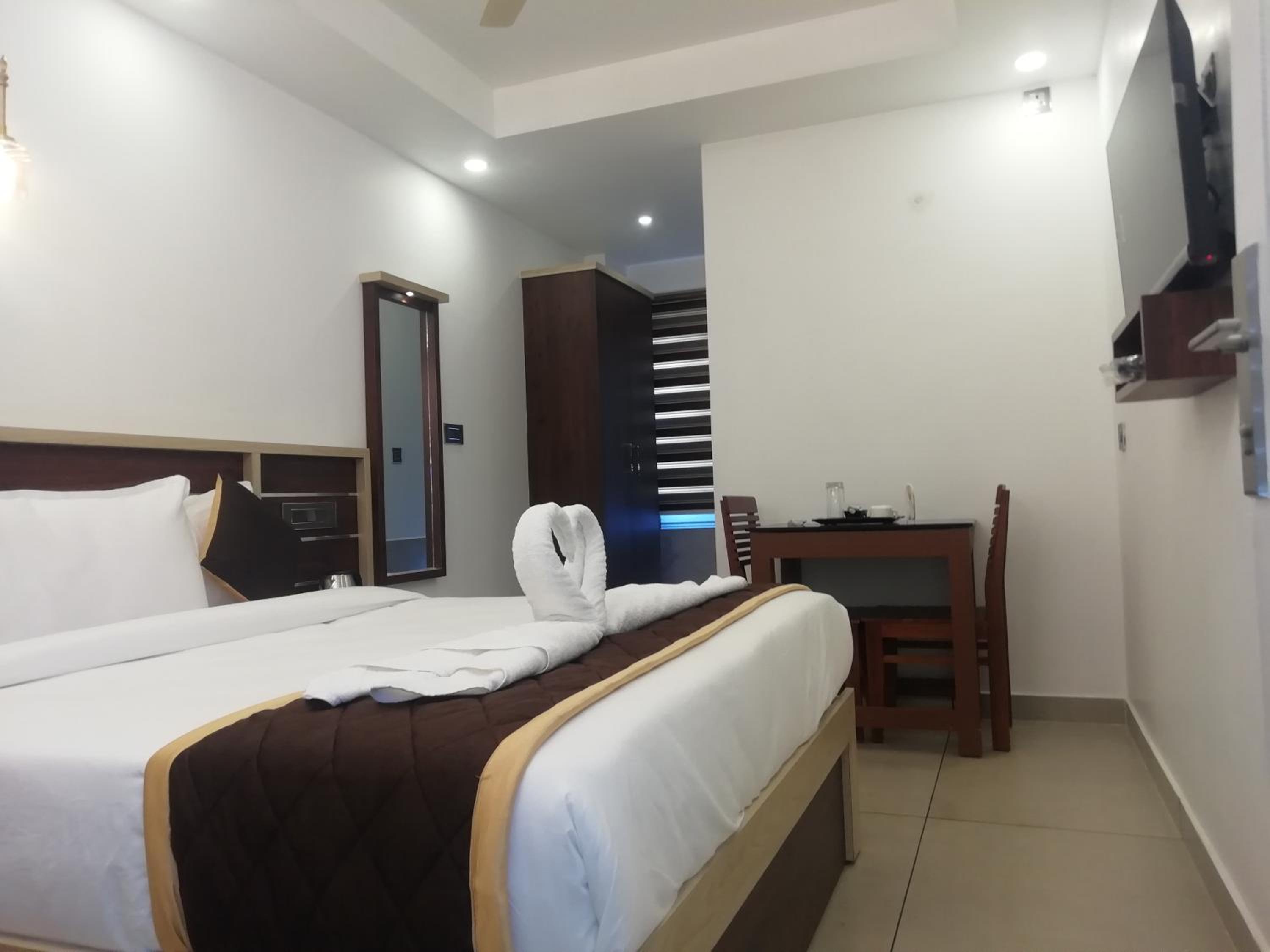 Standard Double Room with Fan photo 3