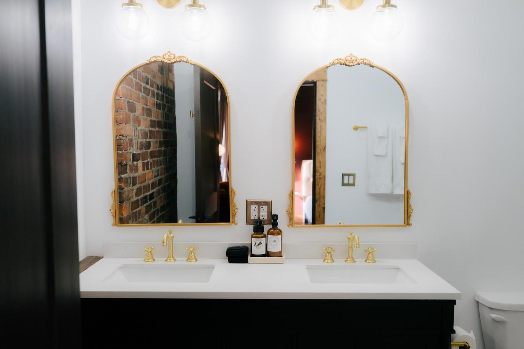 King Suite - Photo 4