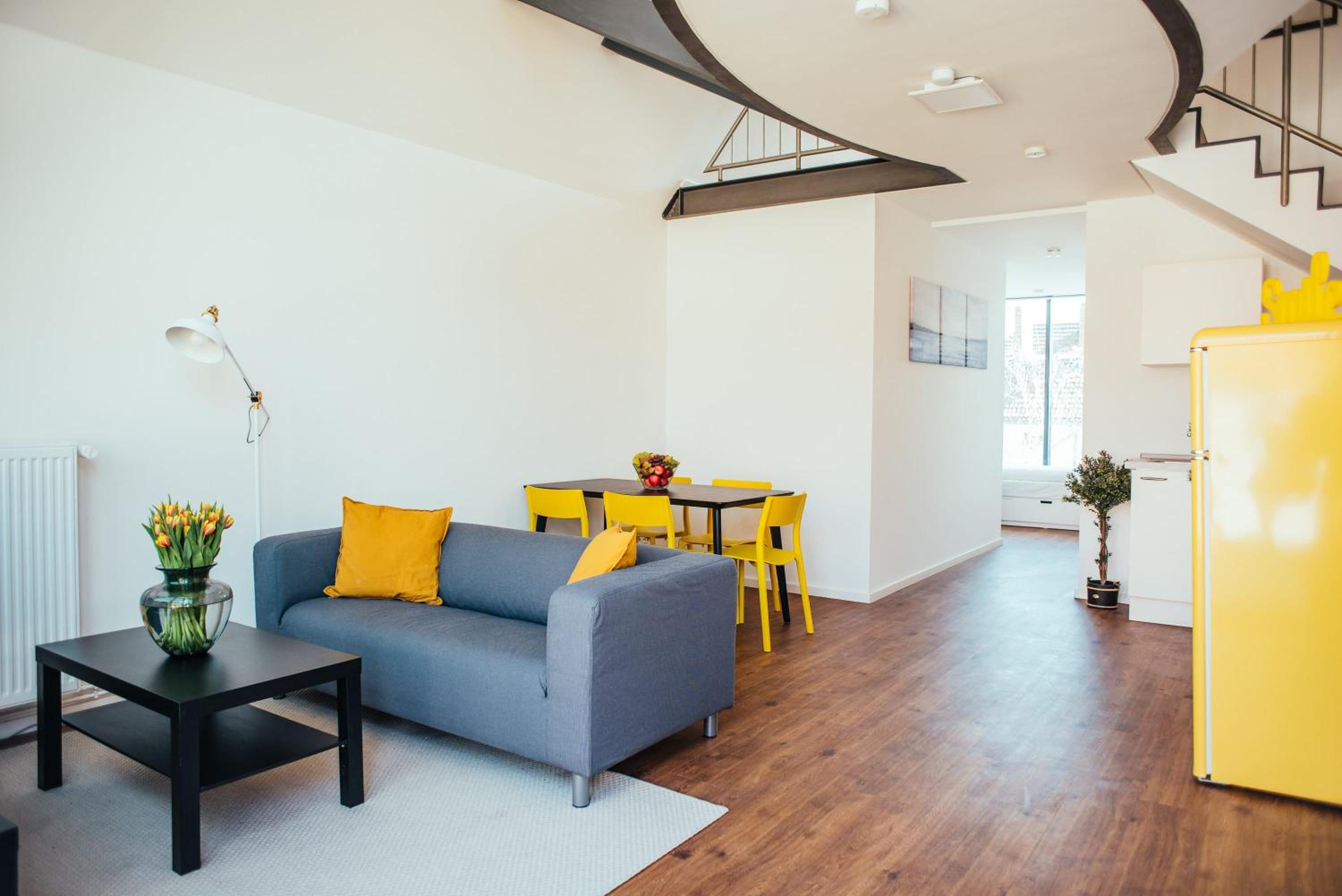 Apartment photo 2
