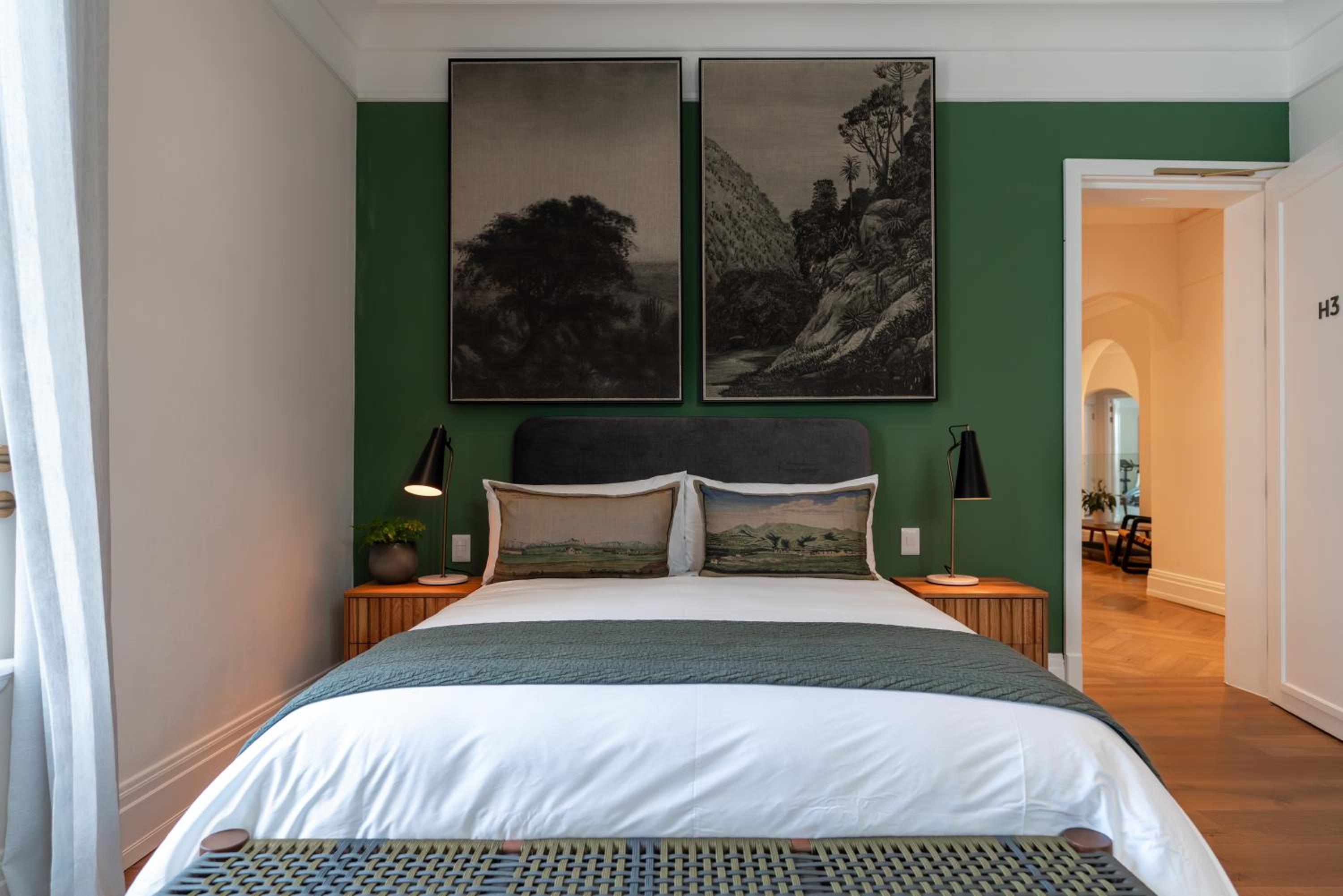 Queen Room with Garden View