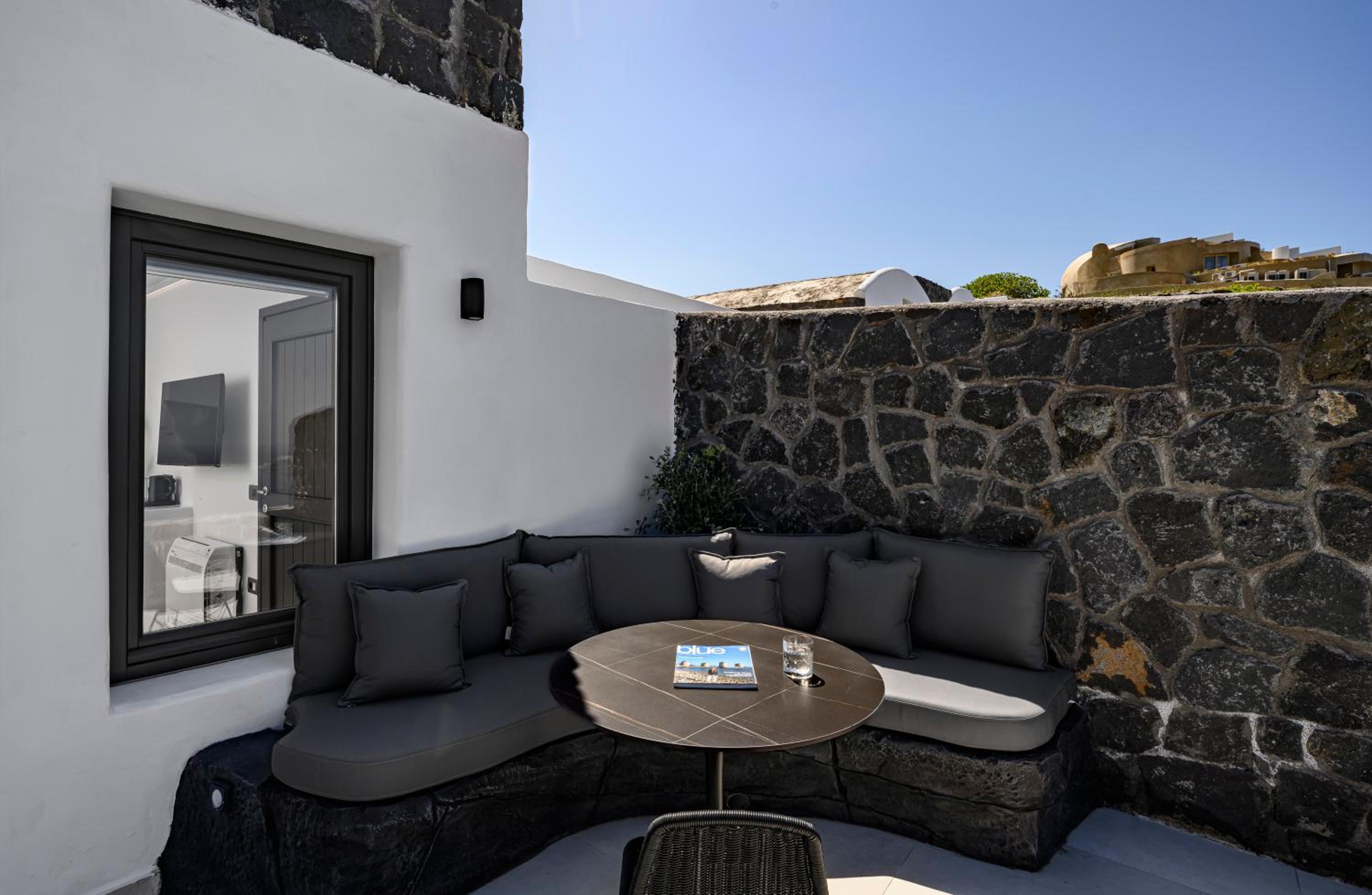 Suite with Heated Plunge Pool - Photo 8