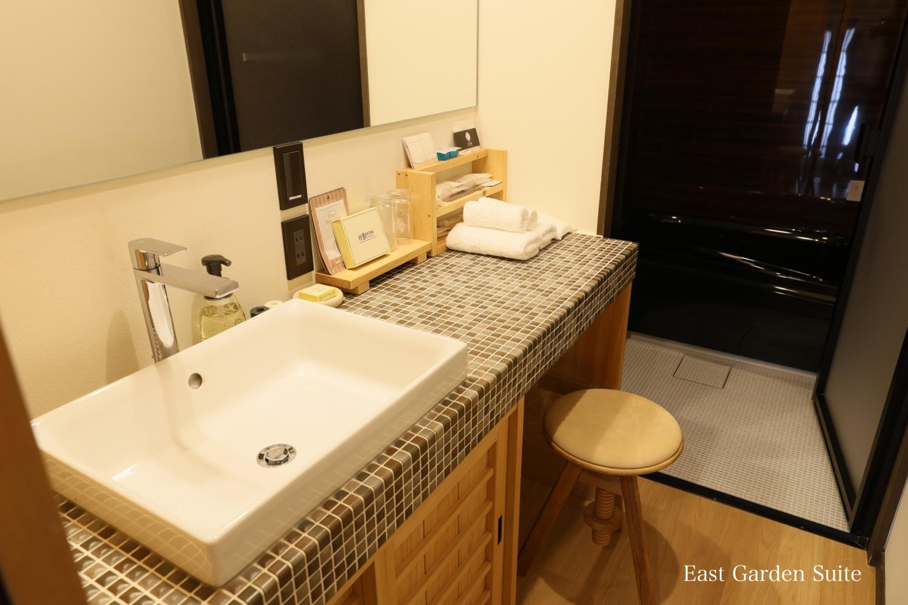Garden Suite - Photo 11