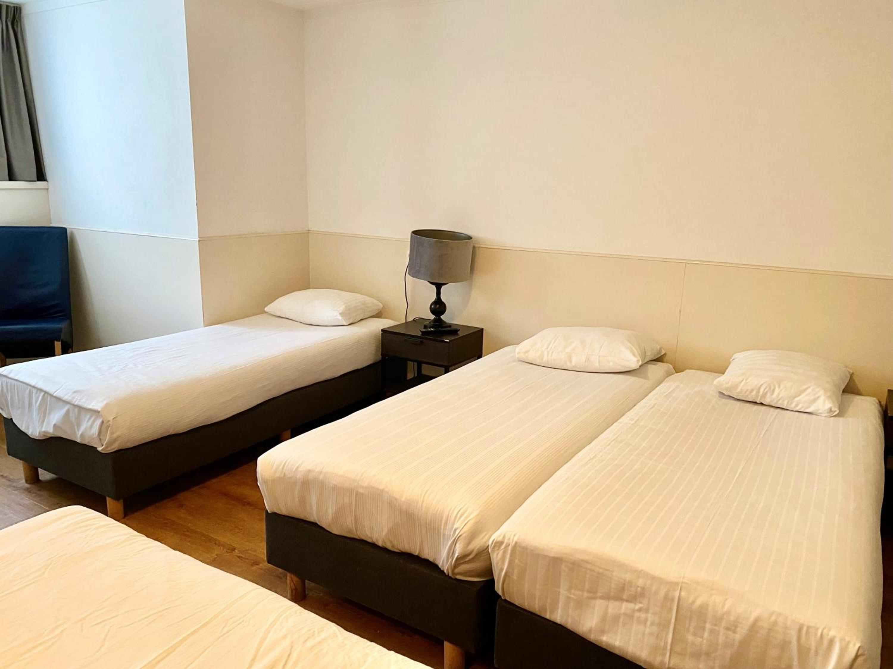 Standard Quadruple Room with Private Bathroom  photo 3
