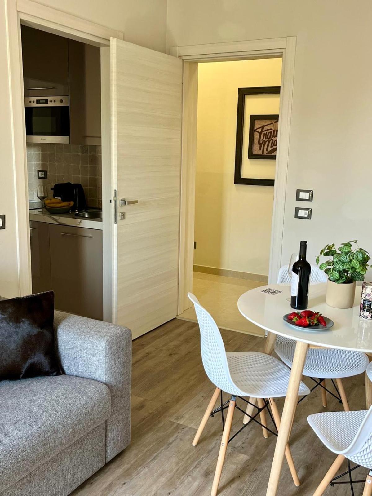 One-Bedroom Apartment with Balcony photo 1
