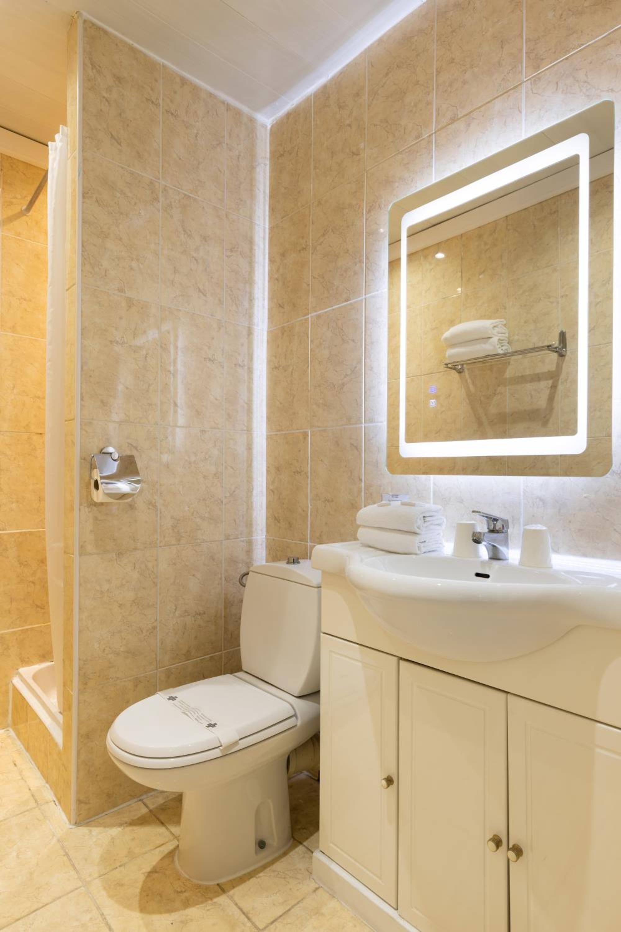 Sleek and modern bathroom for ultimate relaxation.