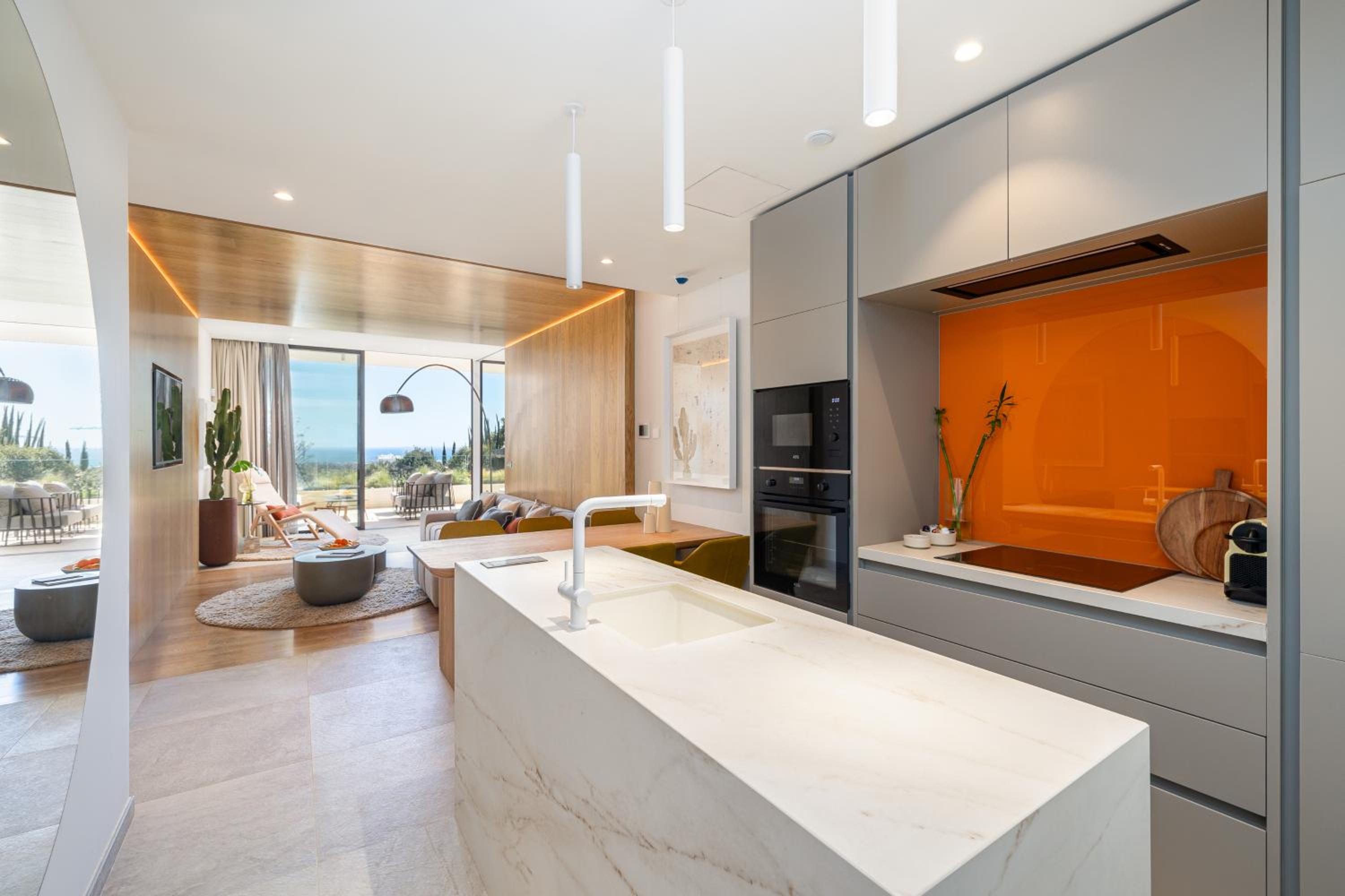 One-Bedroom Suite with Jacuzzi photo 2