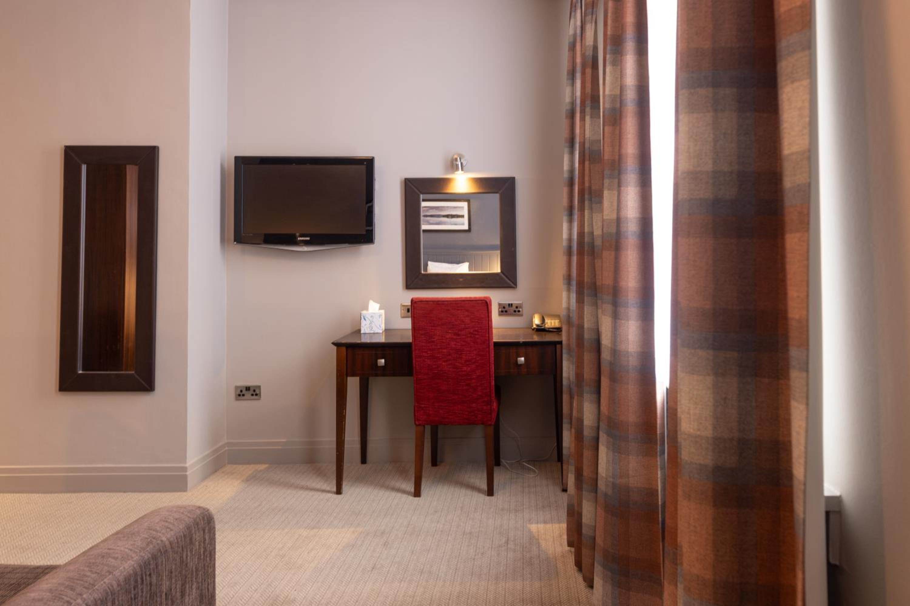 Family Room - Photo 3