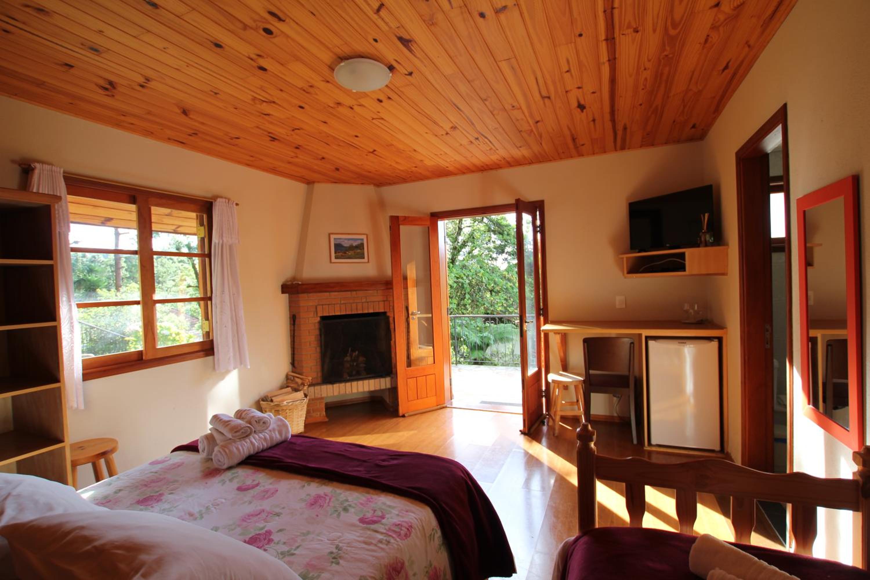 Triple Chalet With Fireplace - Photo 9