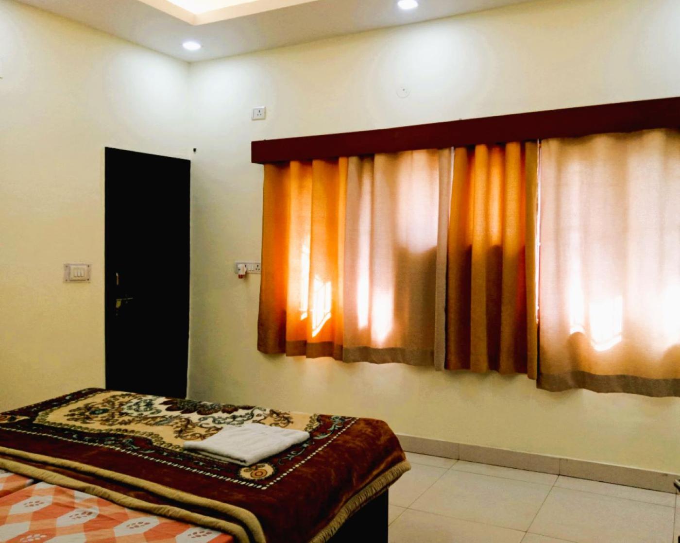 Standard Double Room With Fan photo 3