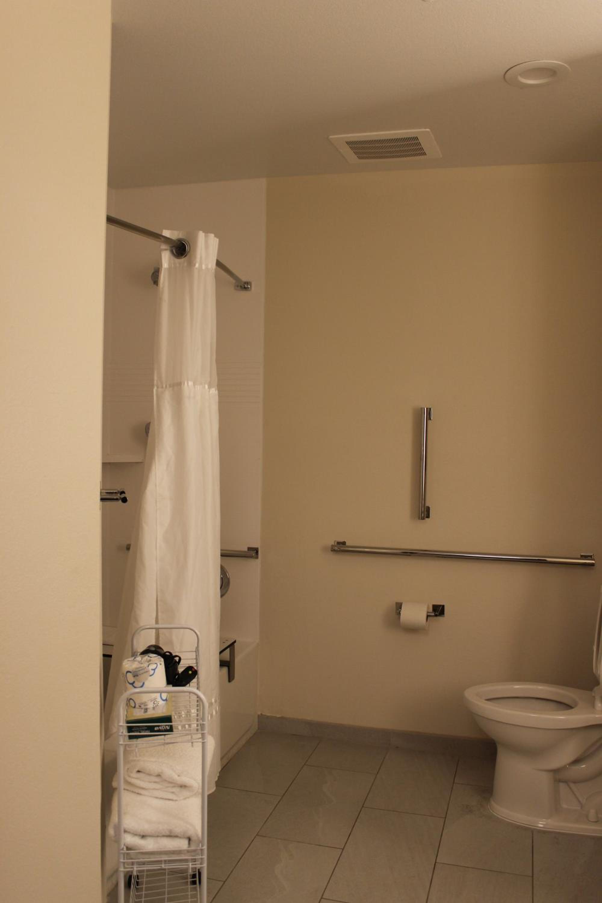 Queen Studio - Disability Access - Photo 6