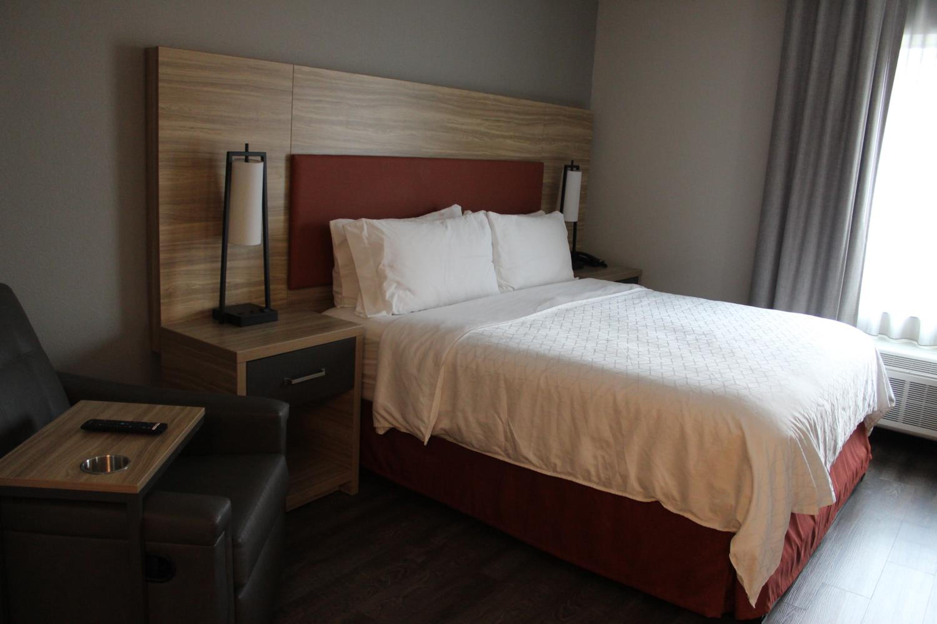 Studio Suite - Photo 4