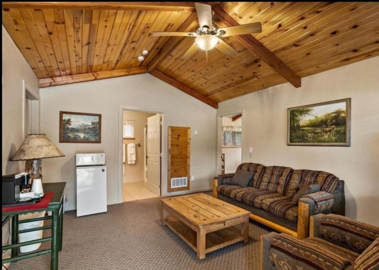 Two-Bedroom House photo 2