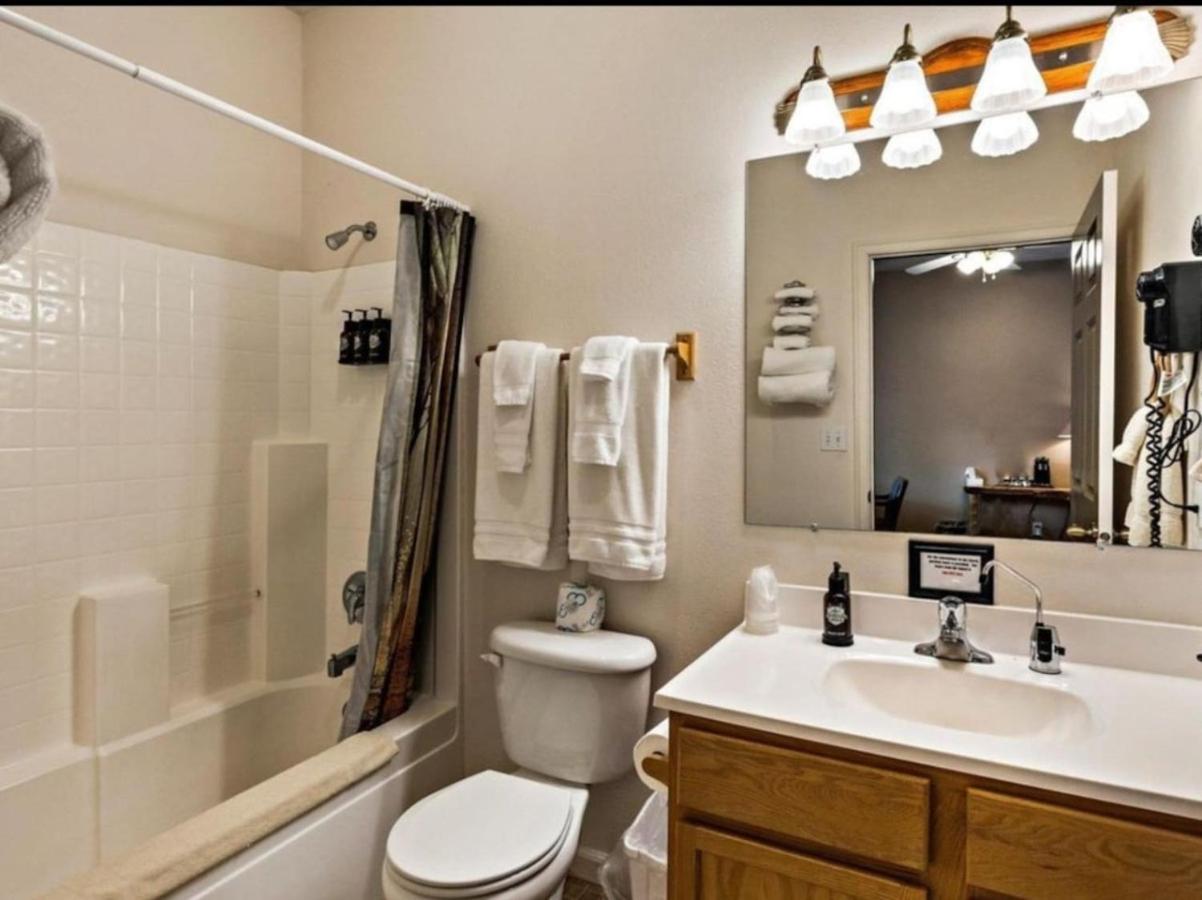 Two-Bedroom House photo 3
