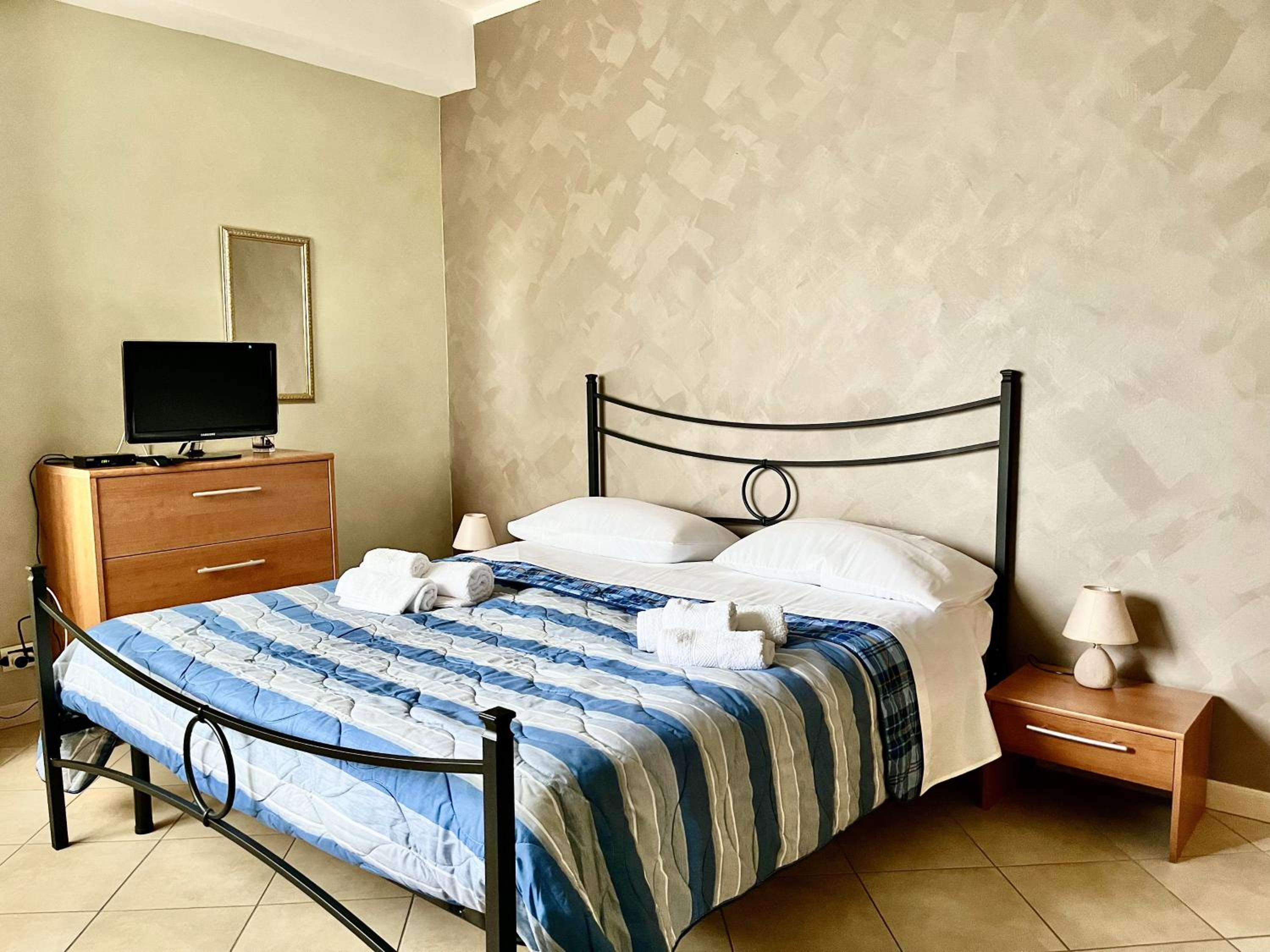 Double or Twin Room photo 3